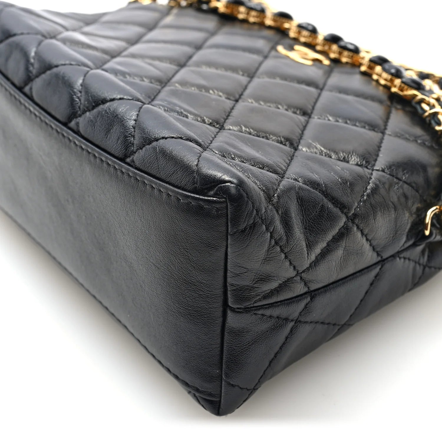 Shiny Crumpled Calfskin Quilted Clutch with Chain Black