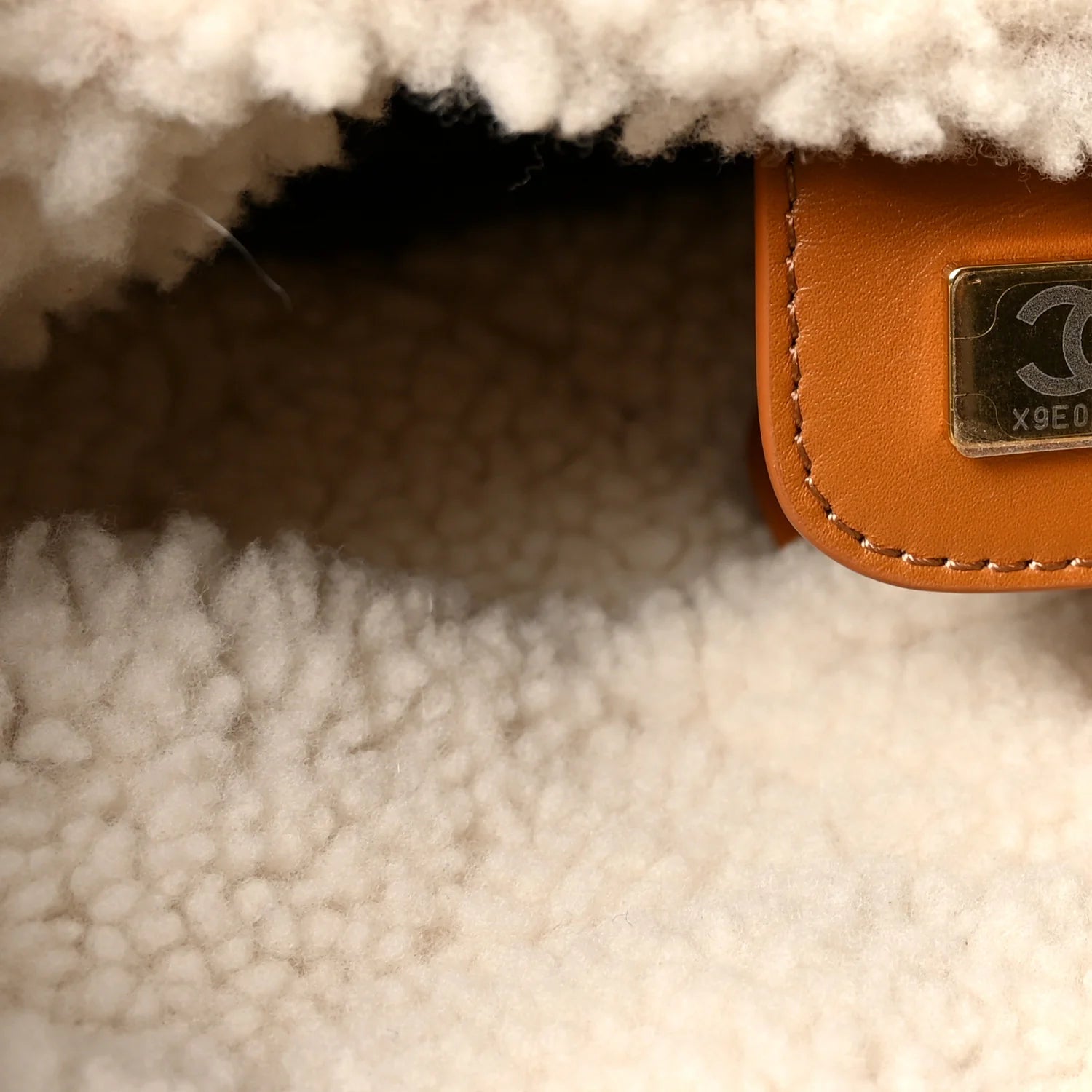 Suede Shearling Quilted Small  22 Brown White