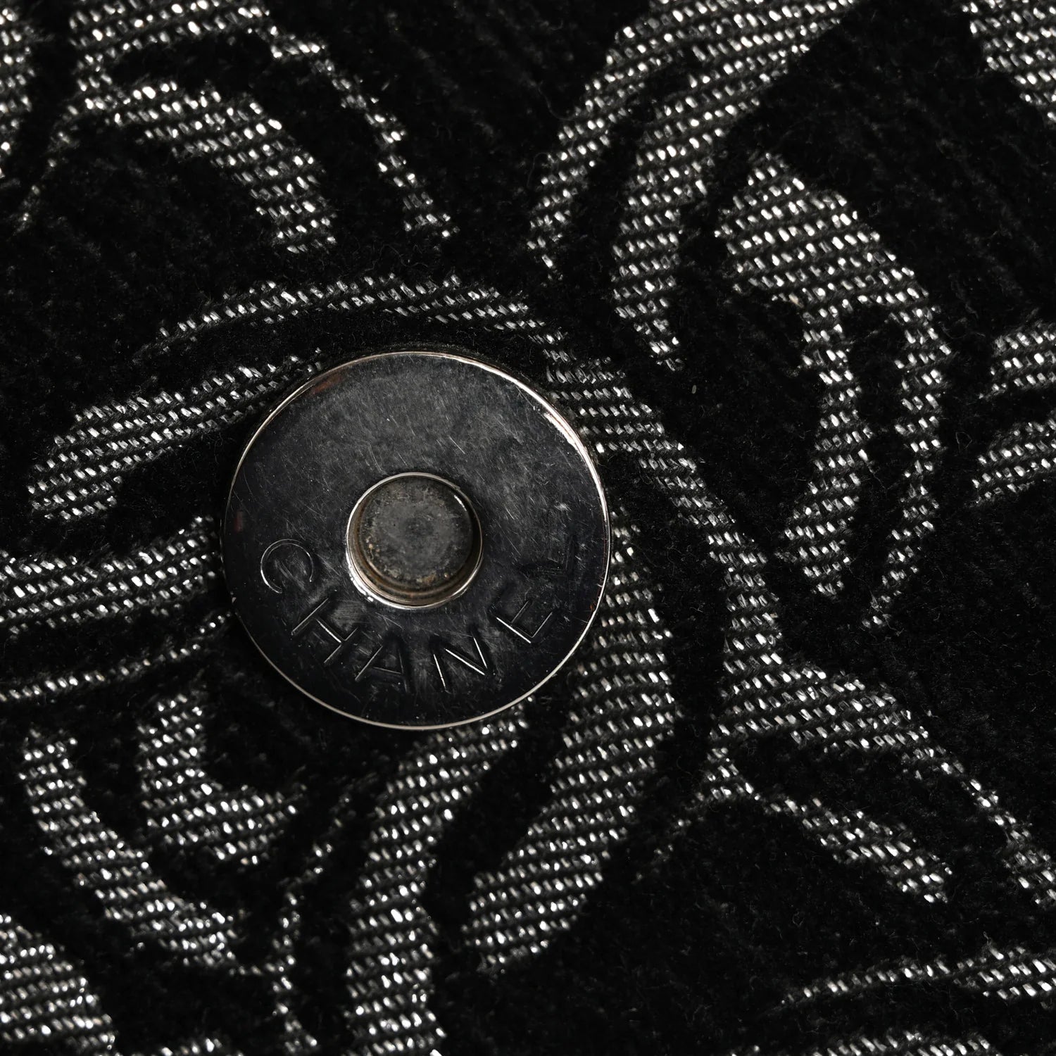 Tweed CC Cruise Small Chain Flap Black Silver