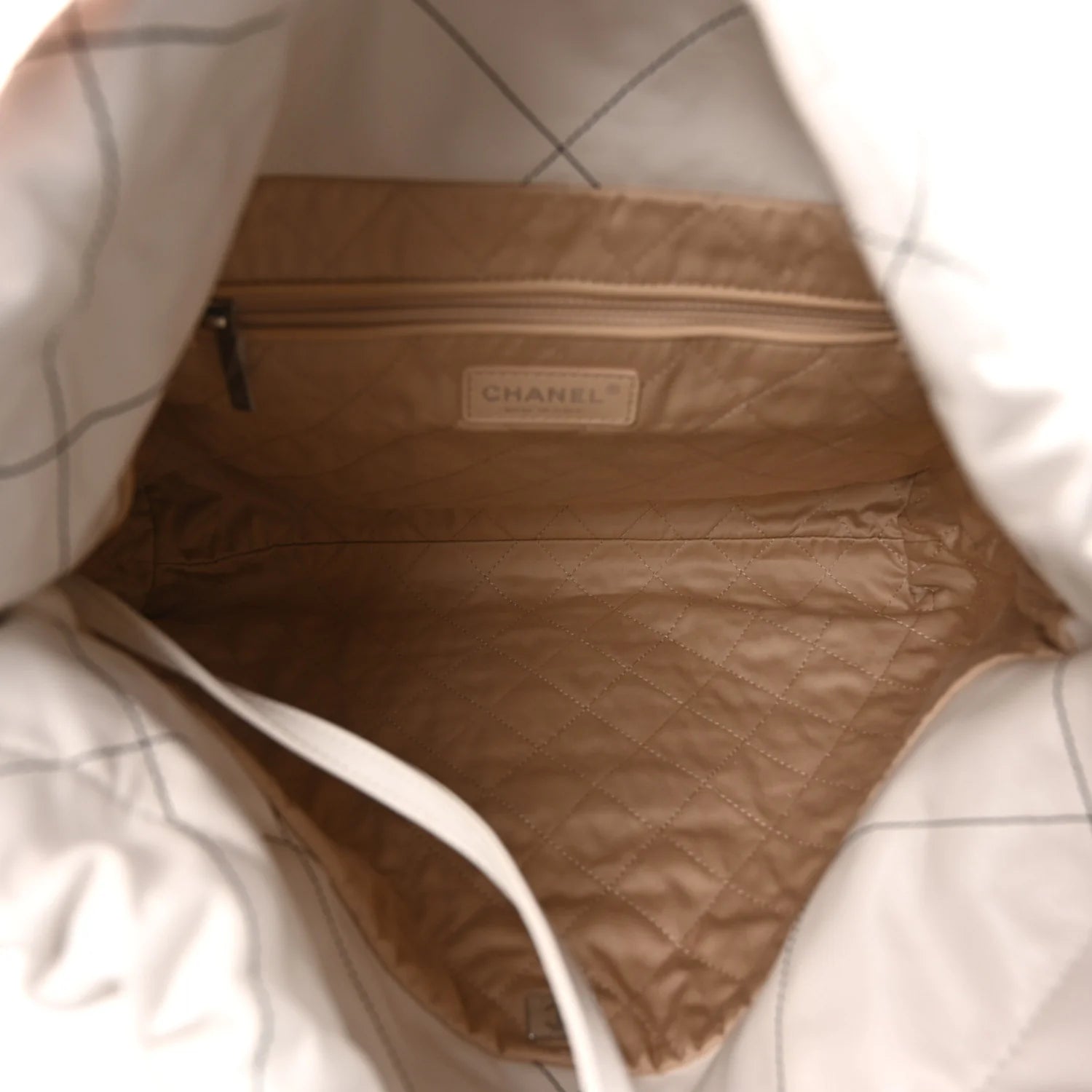 Shiny Calfskin Quilted  22 White Black