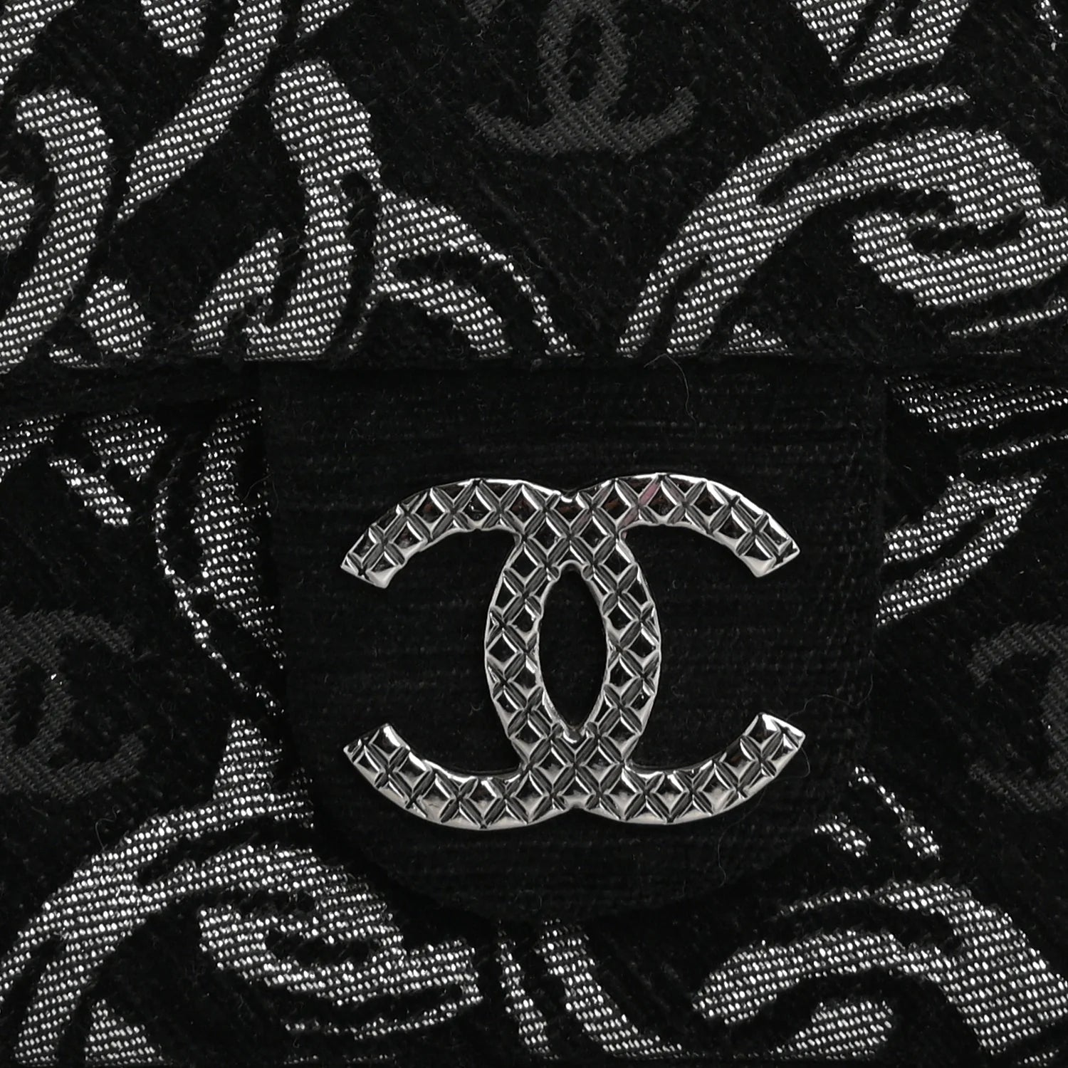 Tweed CC Cruise Small Chain Flap Black Silver