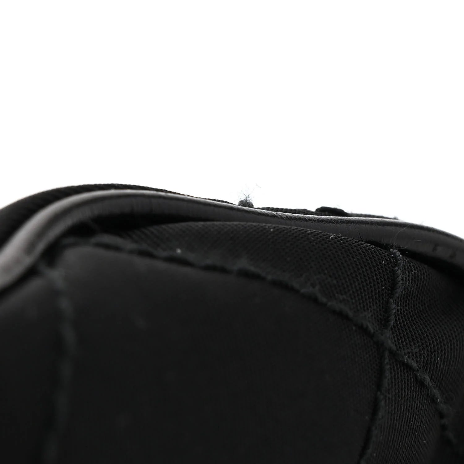 Tessuto Nylon Saffiano Impunturato Quilted Barrel Pochette Black