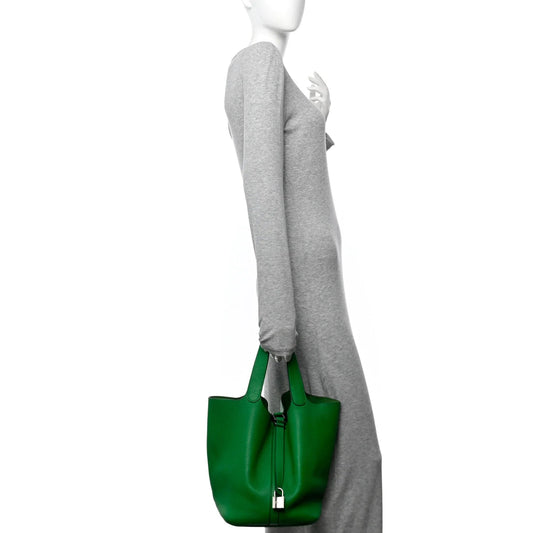 Taurillon Clemence Picotin Lock 26 GM Bamboo