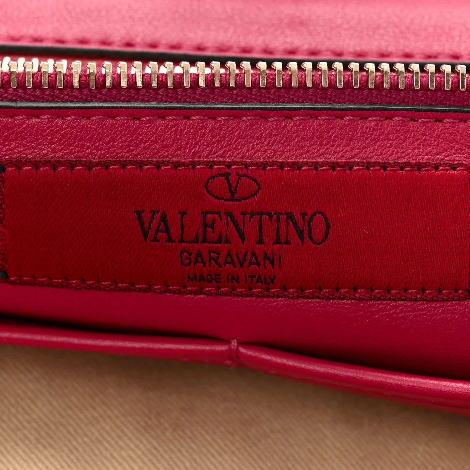 Vitello Medium Rockstud All over Tote Cyclamin