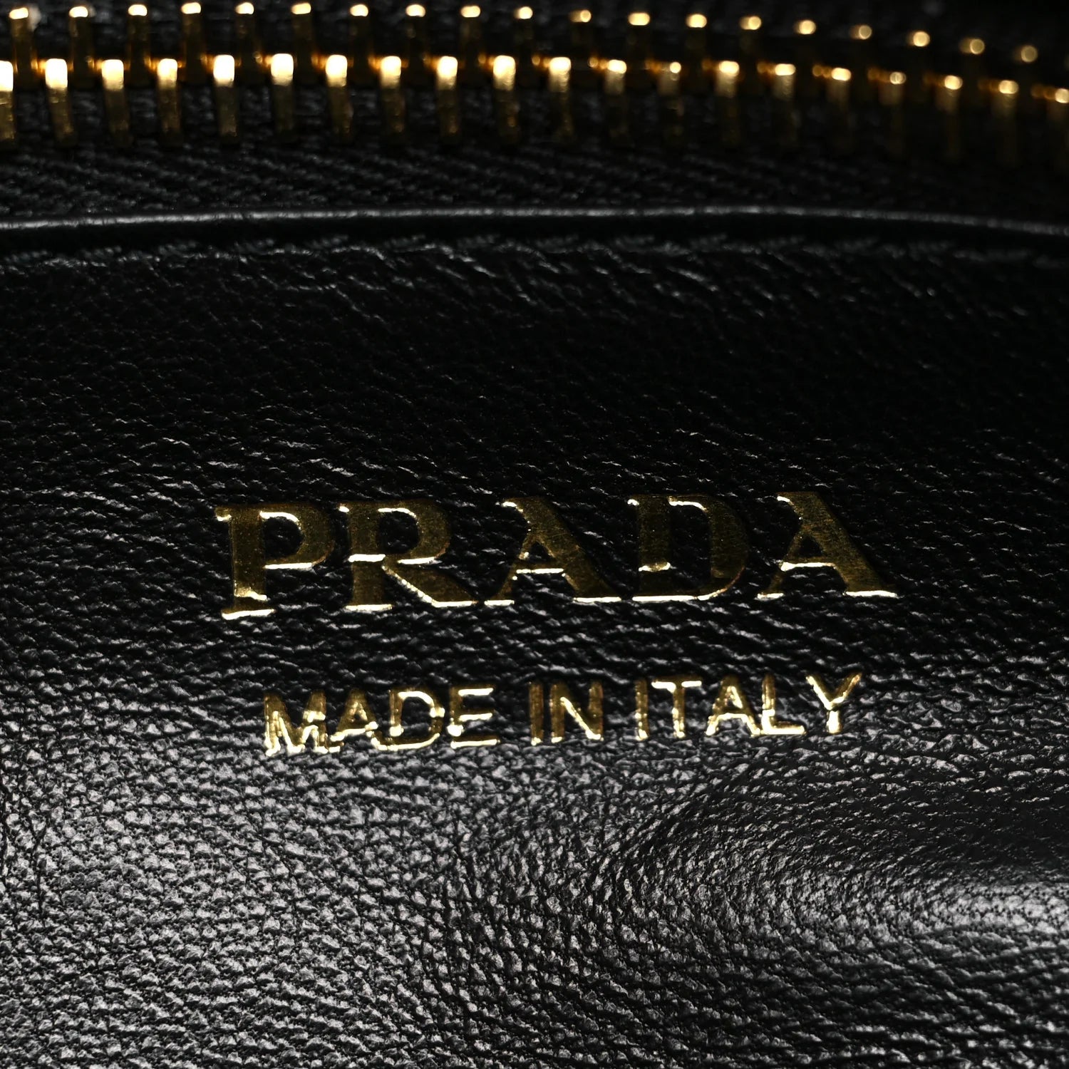 Soft Grain Medium Top Handle Bag with Padlock Bianco