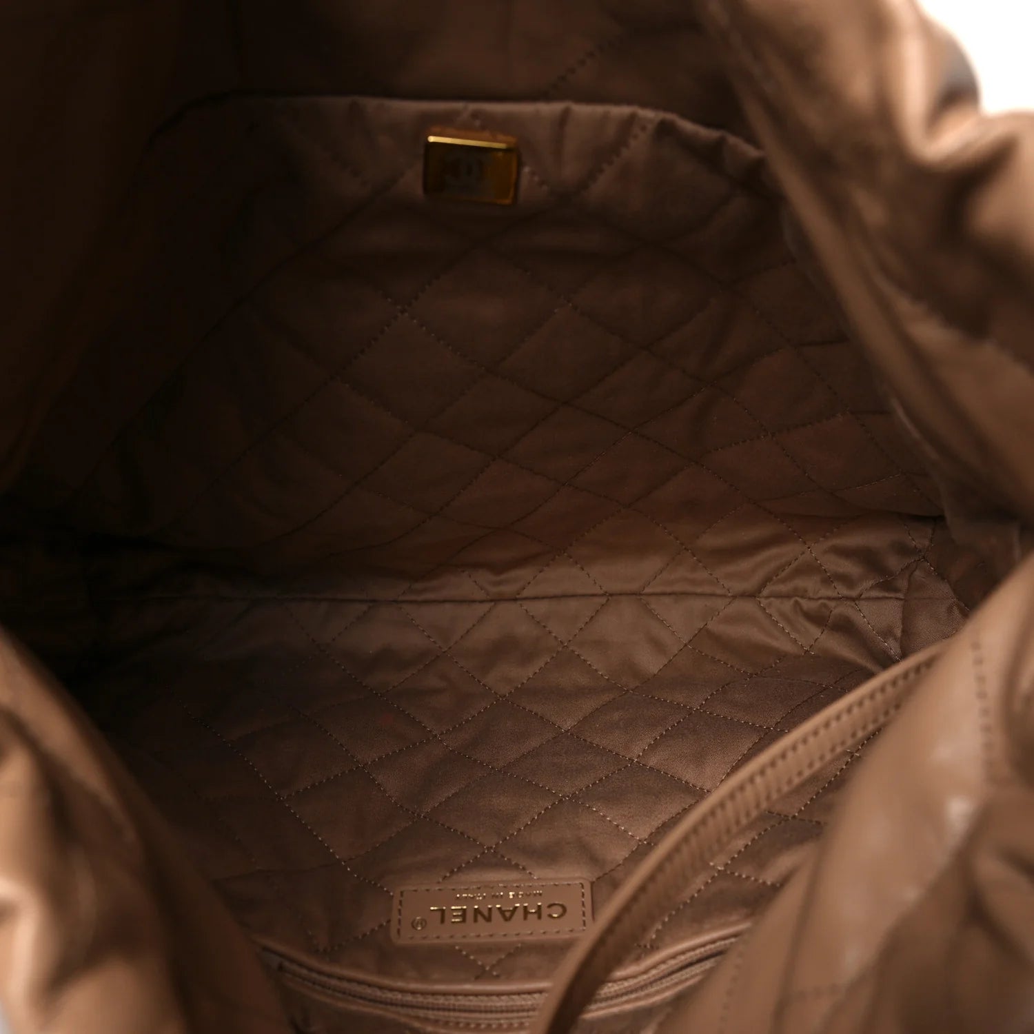 Shiny Calfskin Quilted Small  22 Beige