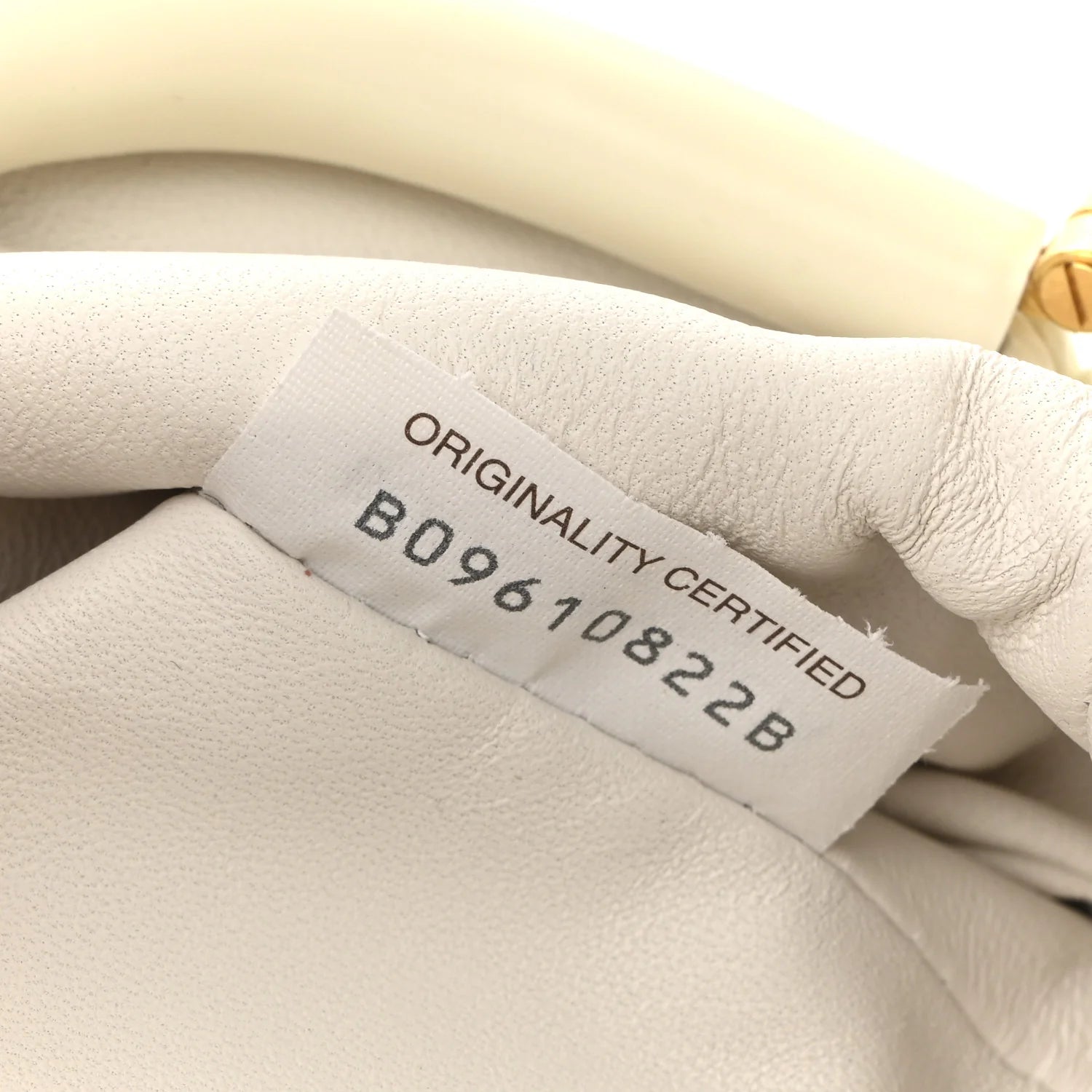 Patent Mini Pouch Chalk