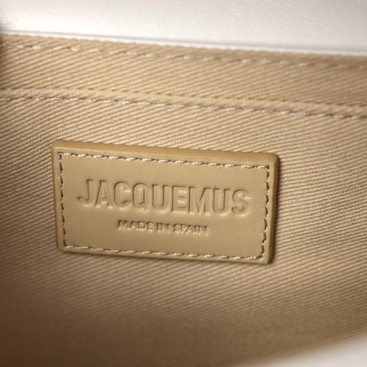 Smooth Calfskin Le Carinu White