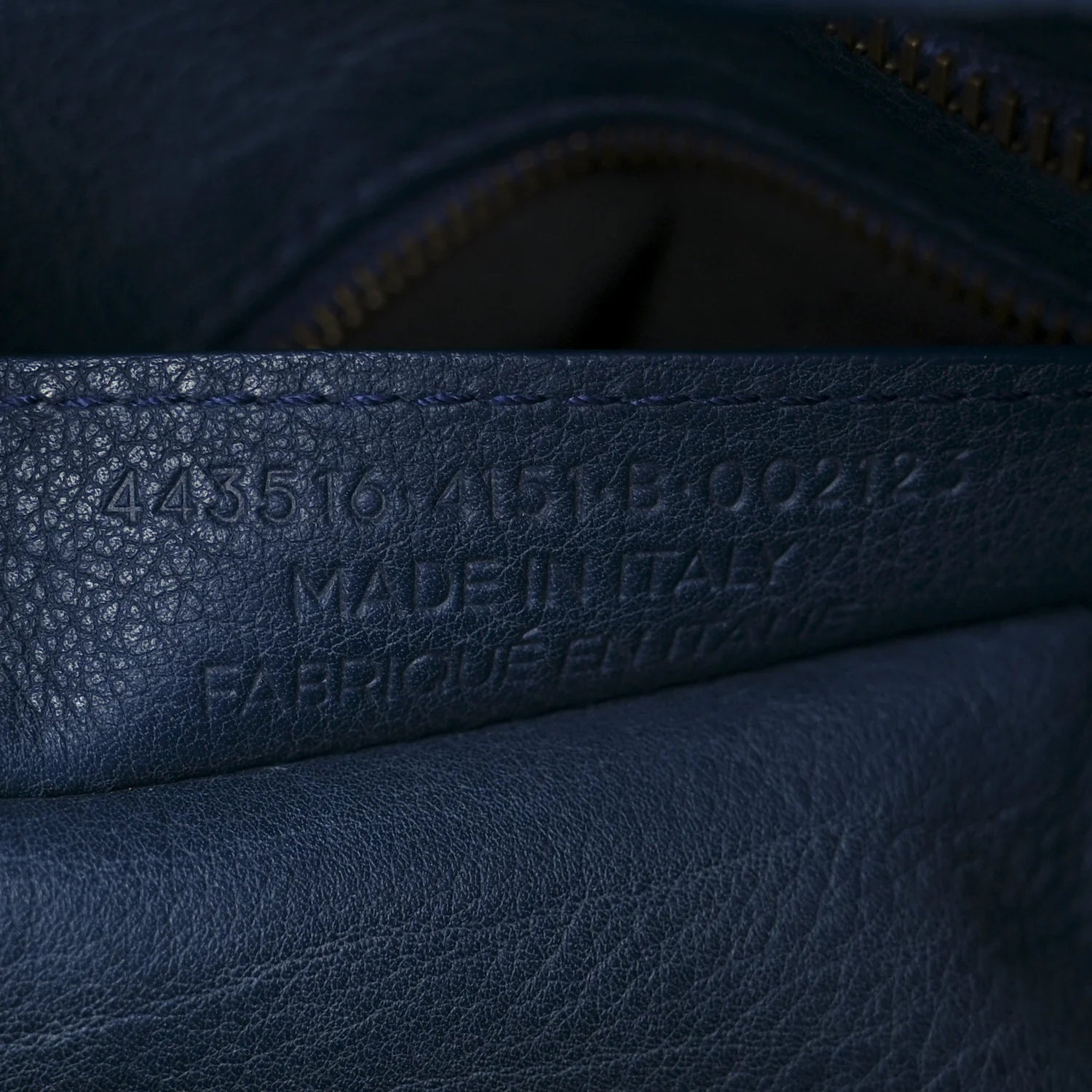 Veau Soyeux Perforated Blackout Hardware S City Bleu Marine