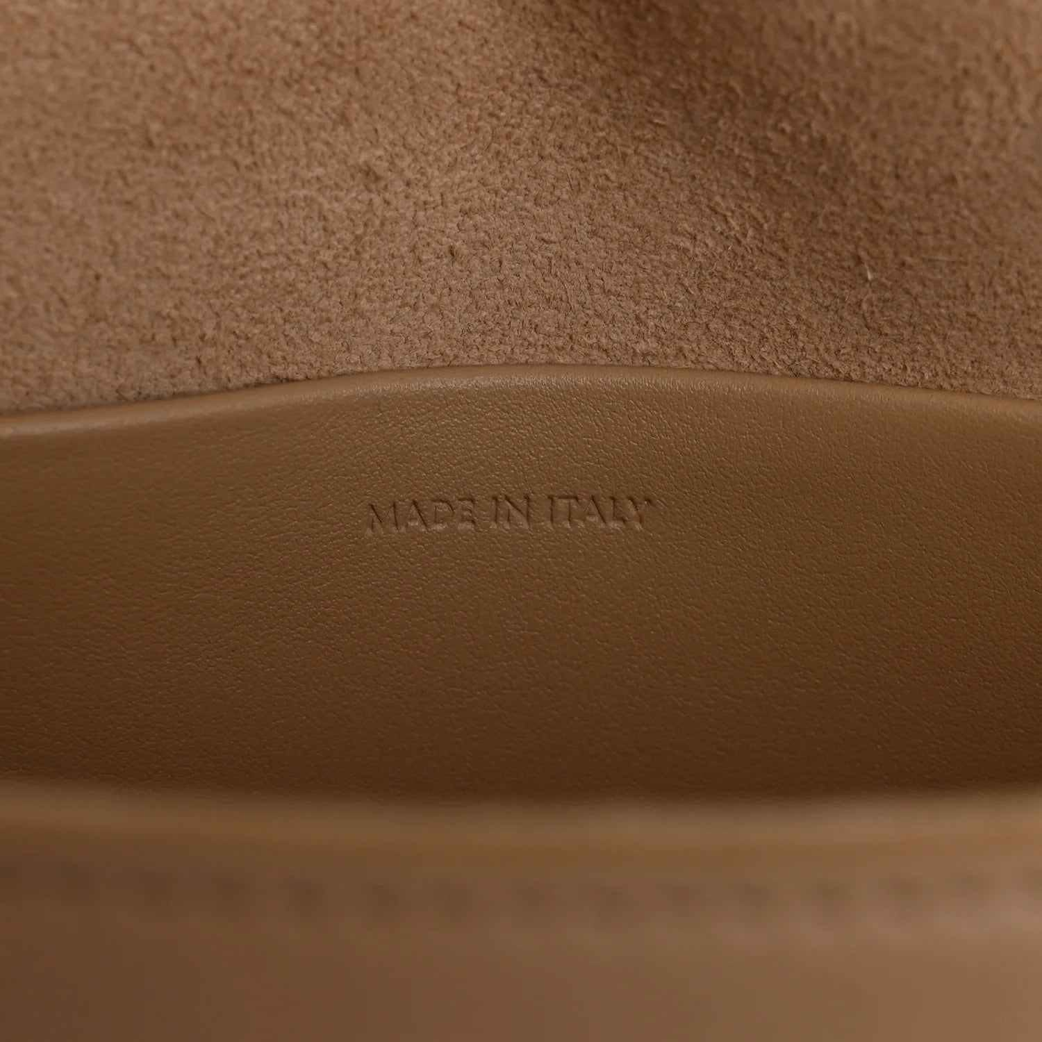 Smooth Calfskin Triomphe Besace Bag Nude