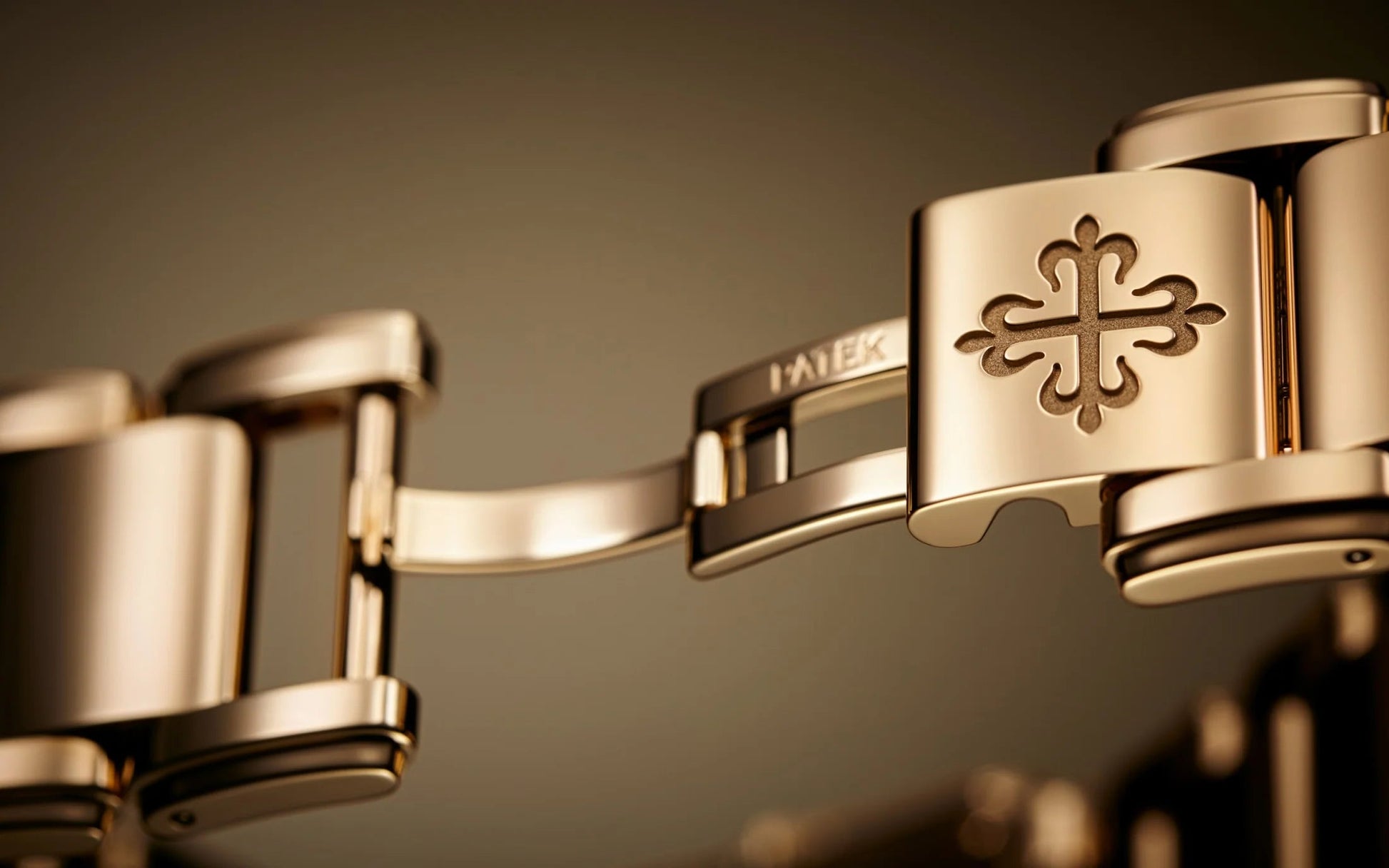 Twenty~4 Quartz Ladies Watch, 18K Rose Gold with 34 Diamond (~0.57 Ct), 25.1 X 30 Mm, Ref# 4910/1201R-001