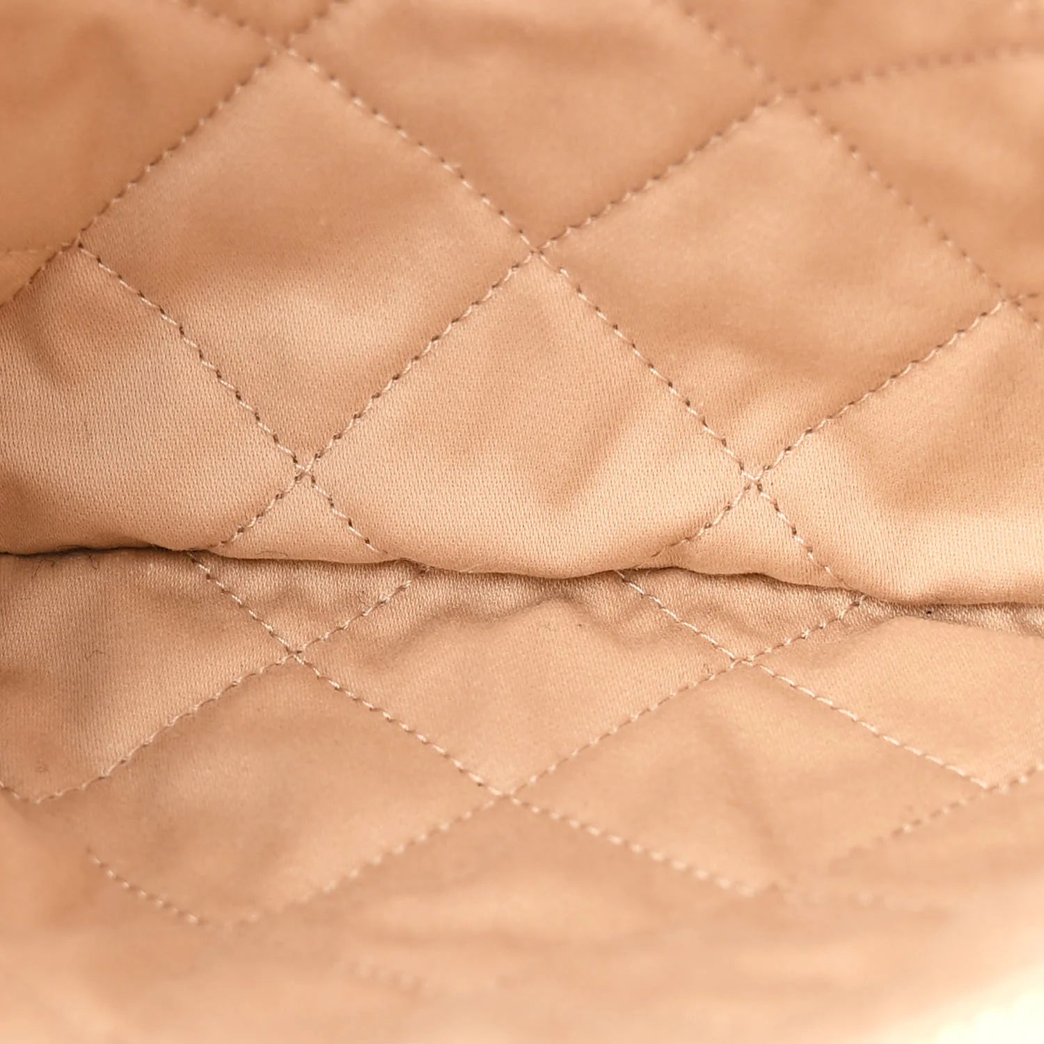 Shiny Calfskin Quilted  22 White Black