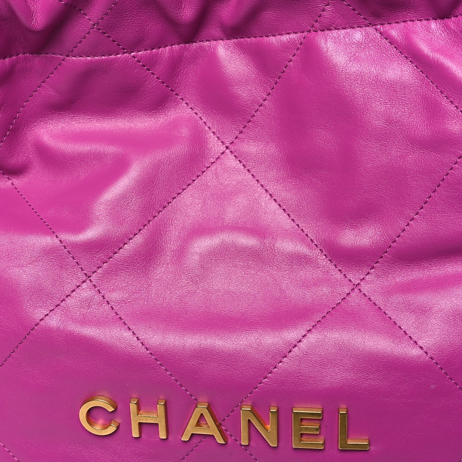 Shiny Calfskin Quilted Small  22 Fuchsia