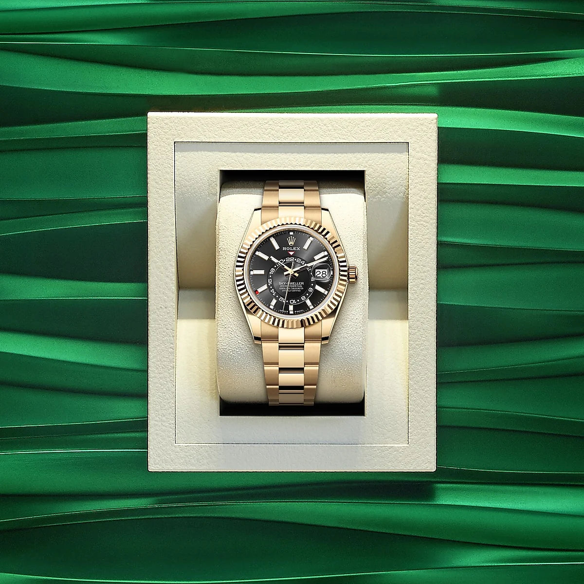 Sky-Dweller, 42Mm, 18K Yellow Gold, Ref# 336938-0002
