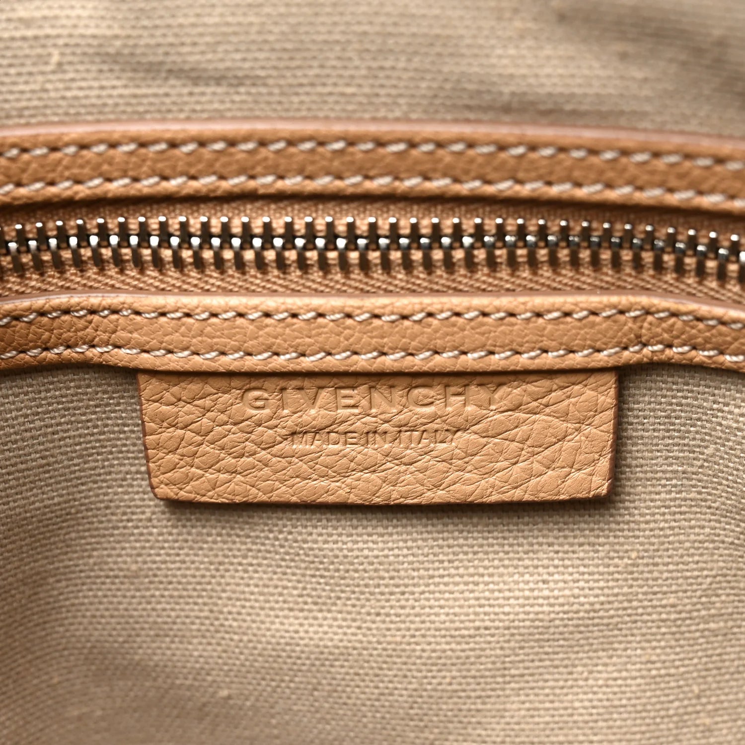 Sugar Goatskin Medium Antigona Light Beige