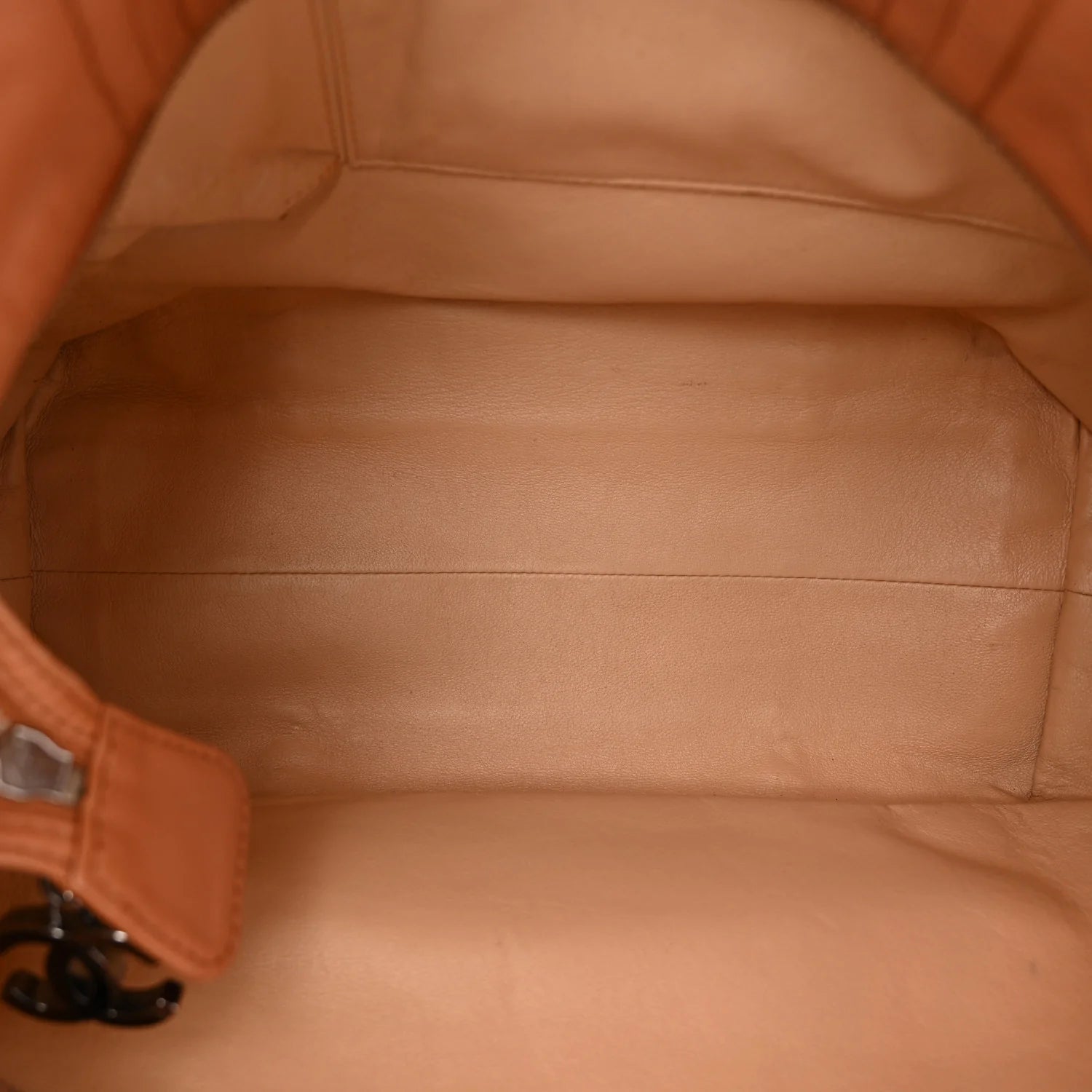 Smooth Calfskin Luxe Ligne Tote Dark Beige