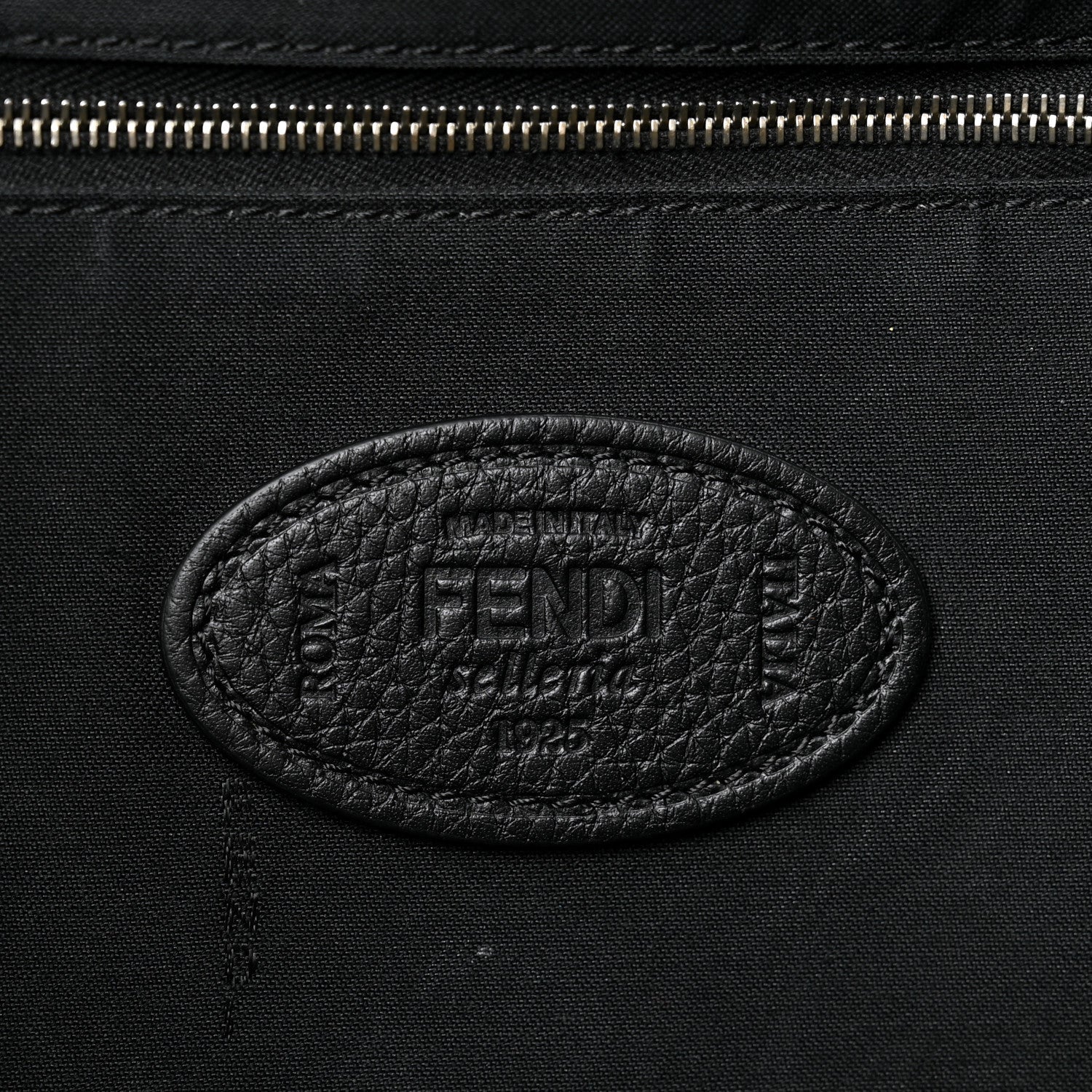 Cuoio Romano Selleria Large Convertible Baguette Black