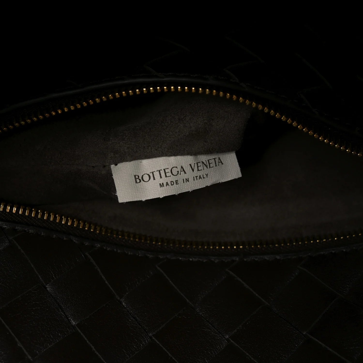 Silky Calfskin Vertical Andiamo Bucket Bag Fondant