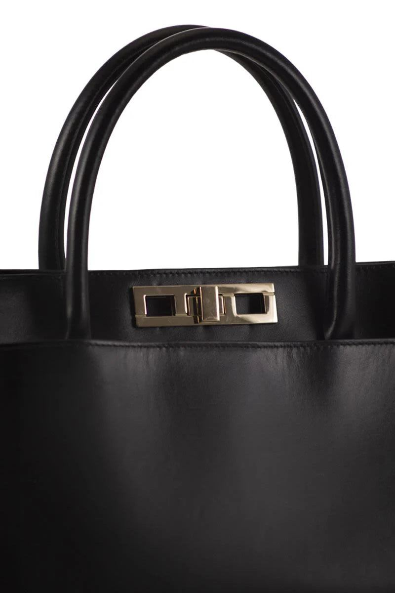 MEDIUM HANDBAG with METAL ACCESSORY