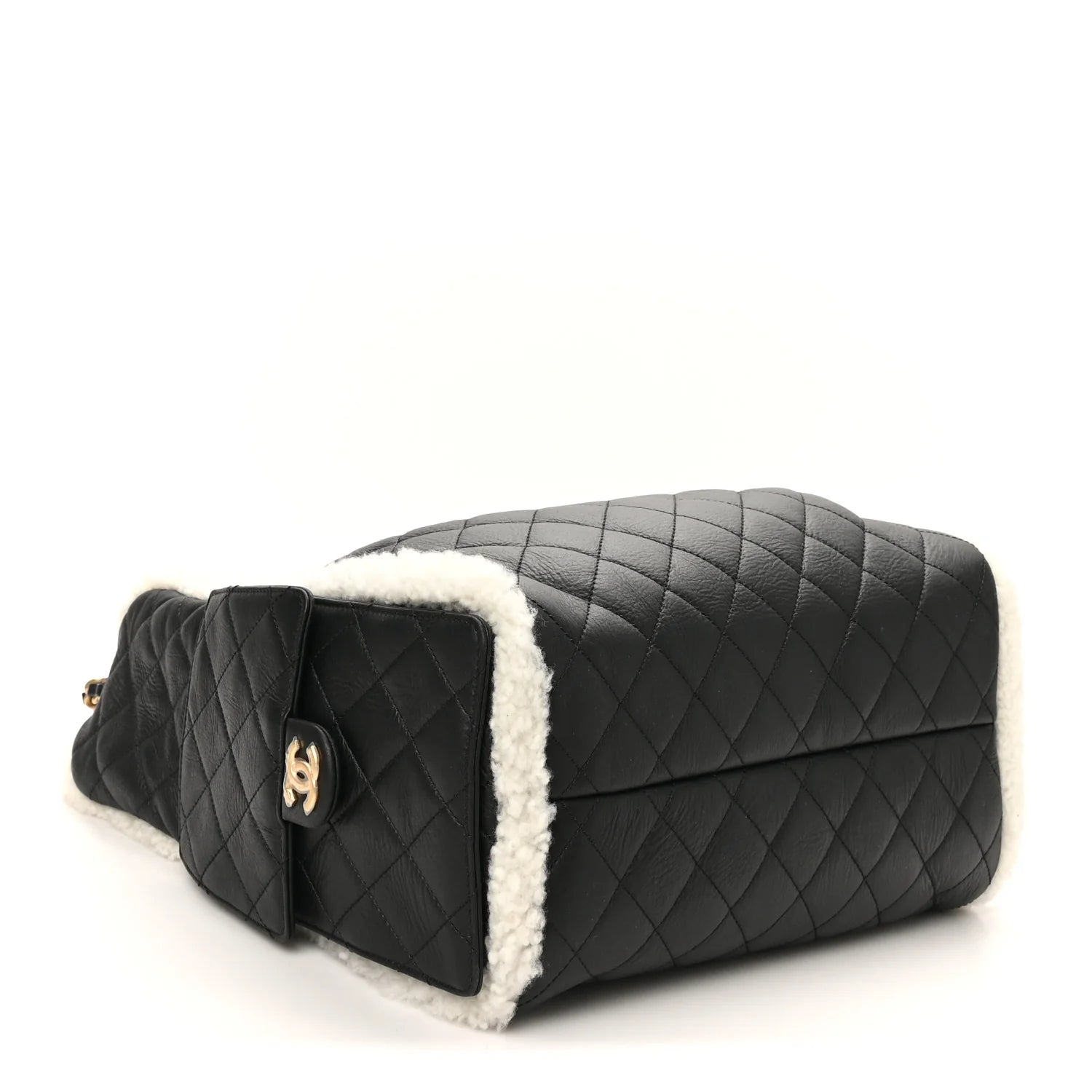 Crumpled Sheepskin Shearling Quilted Medium  25 Handbag Black White