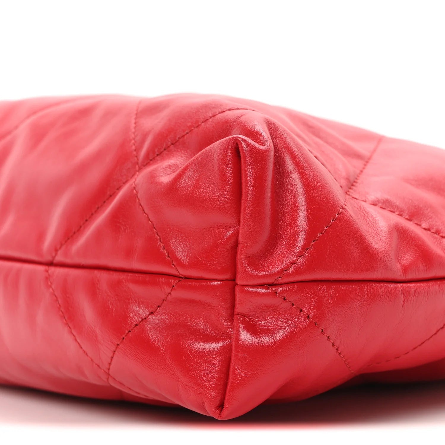 Shiny Calfskin Quilted Small  22 Red