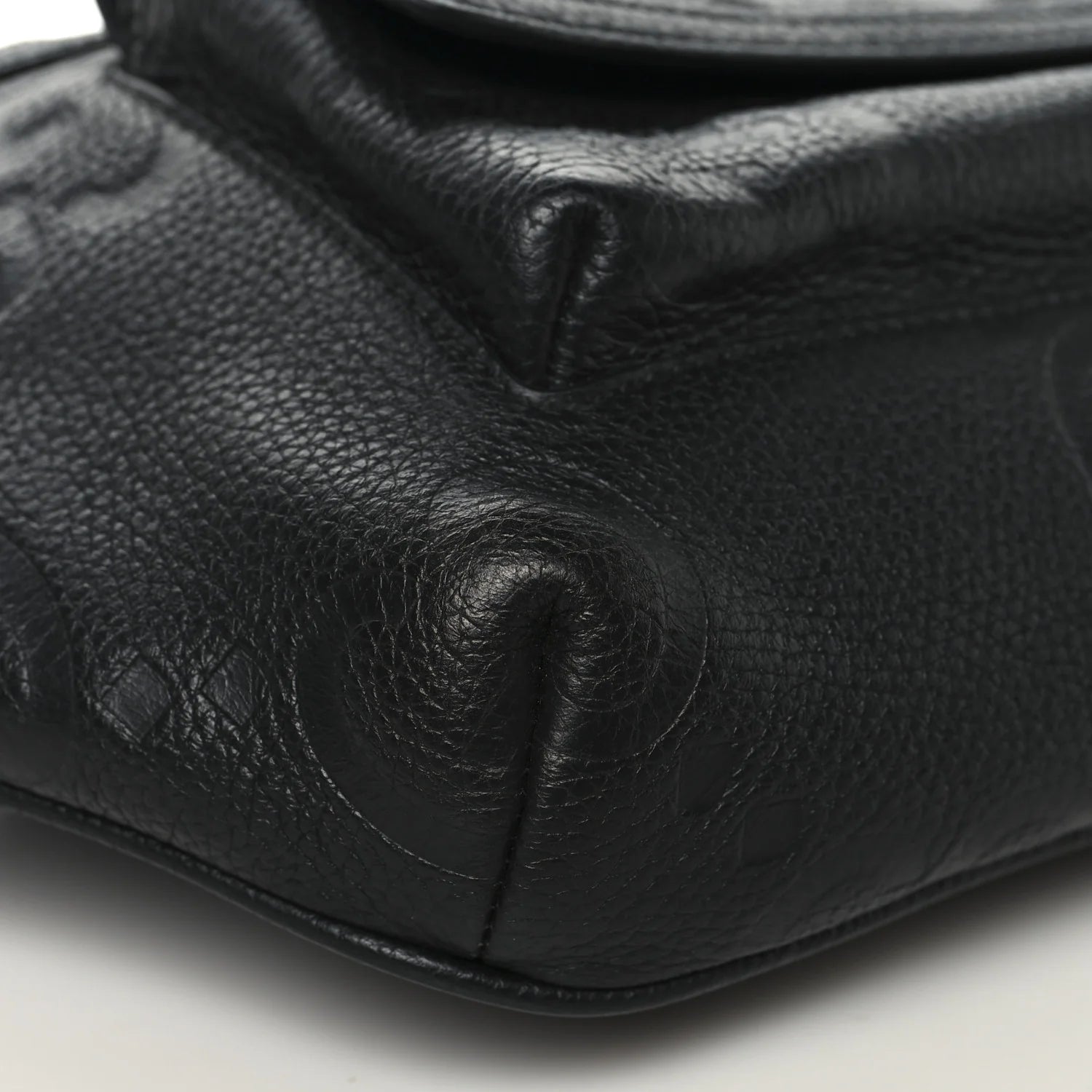 Piuma Calfskin Jumbo GG Embossed Pocket Belt Bag Black