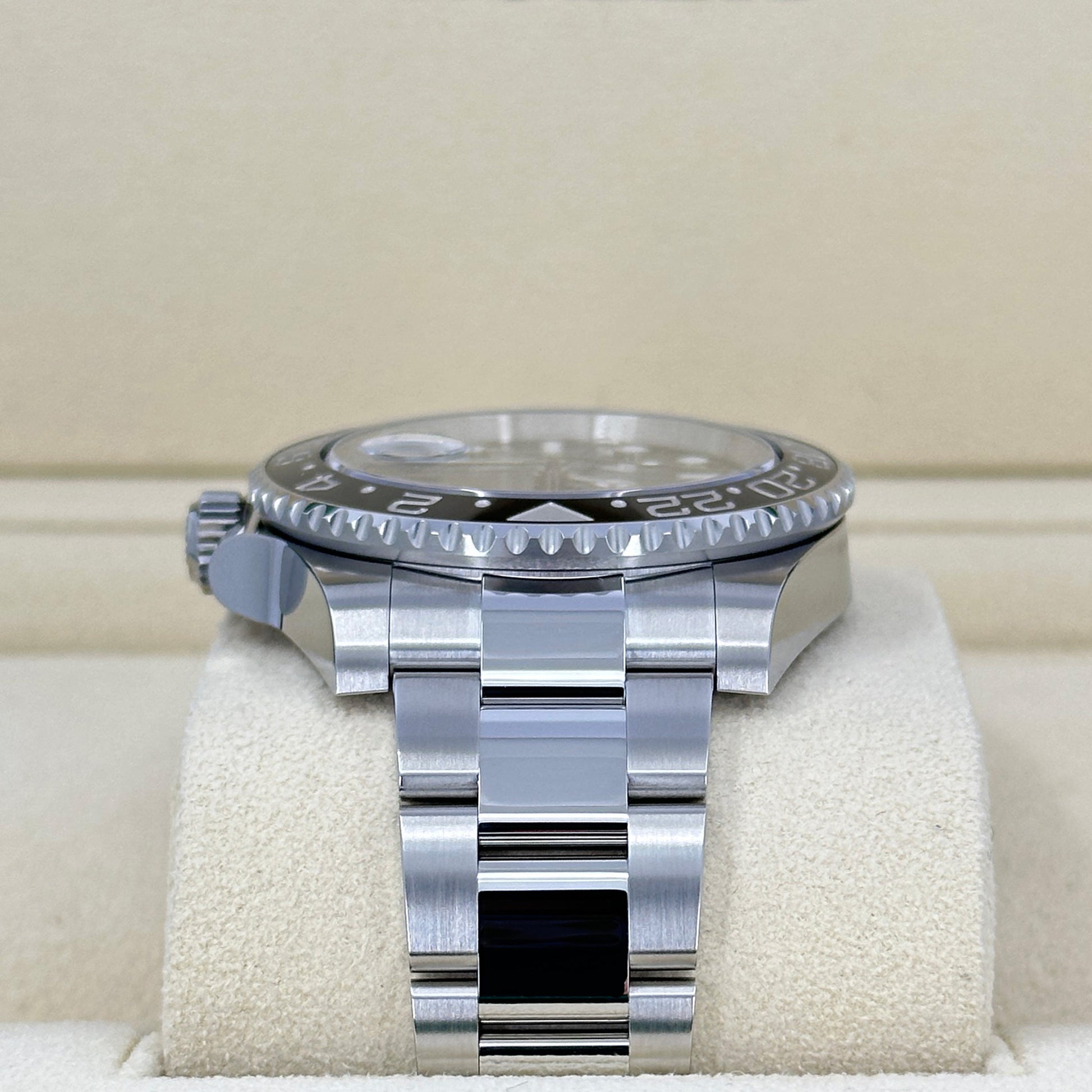 Unworn  Gmt-Master II, Bruce Wayne, Black, Oyster, Ref# 126710Grnr-0004