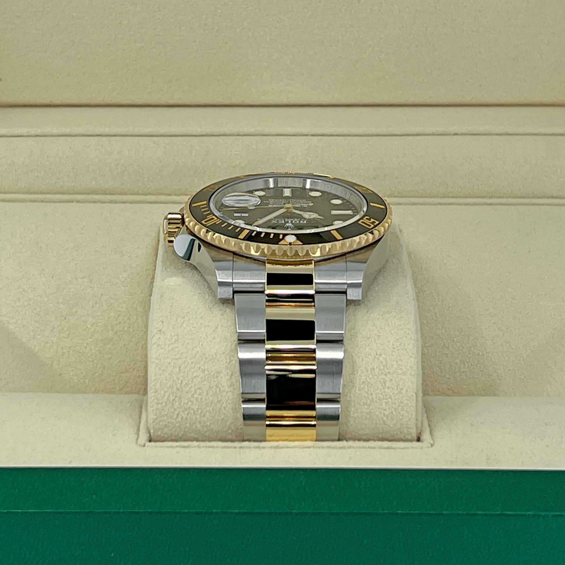 Submariner Date, Stainless Steel and 18K Yellow Gold, 41Mm, Ref# 126613Ln-0002