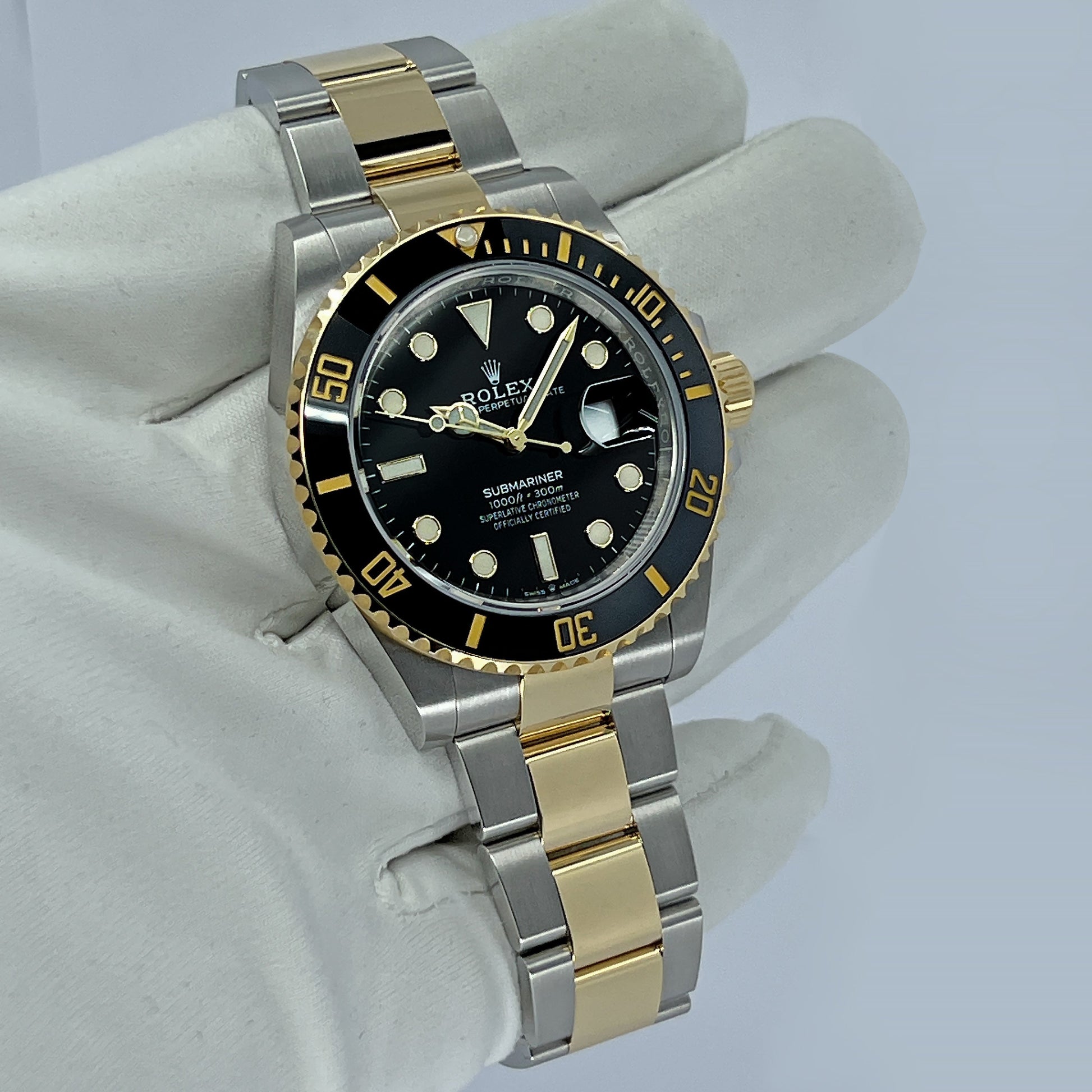 Submariner Date, Stainless Steel and 18K Yellow Gold, 41Mm, Ref# 126613Ln-0002