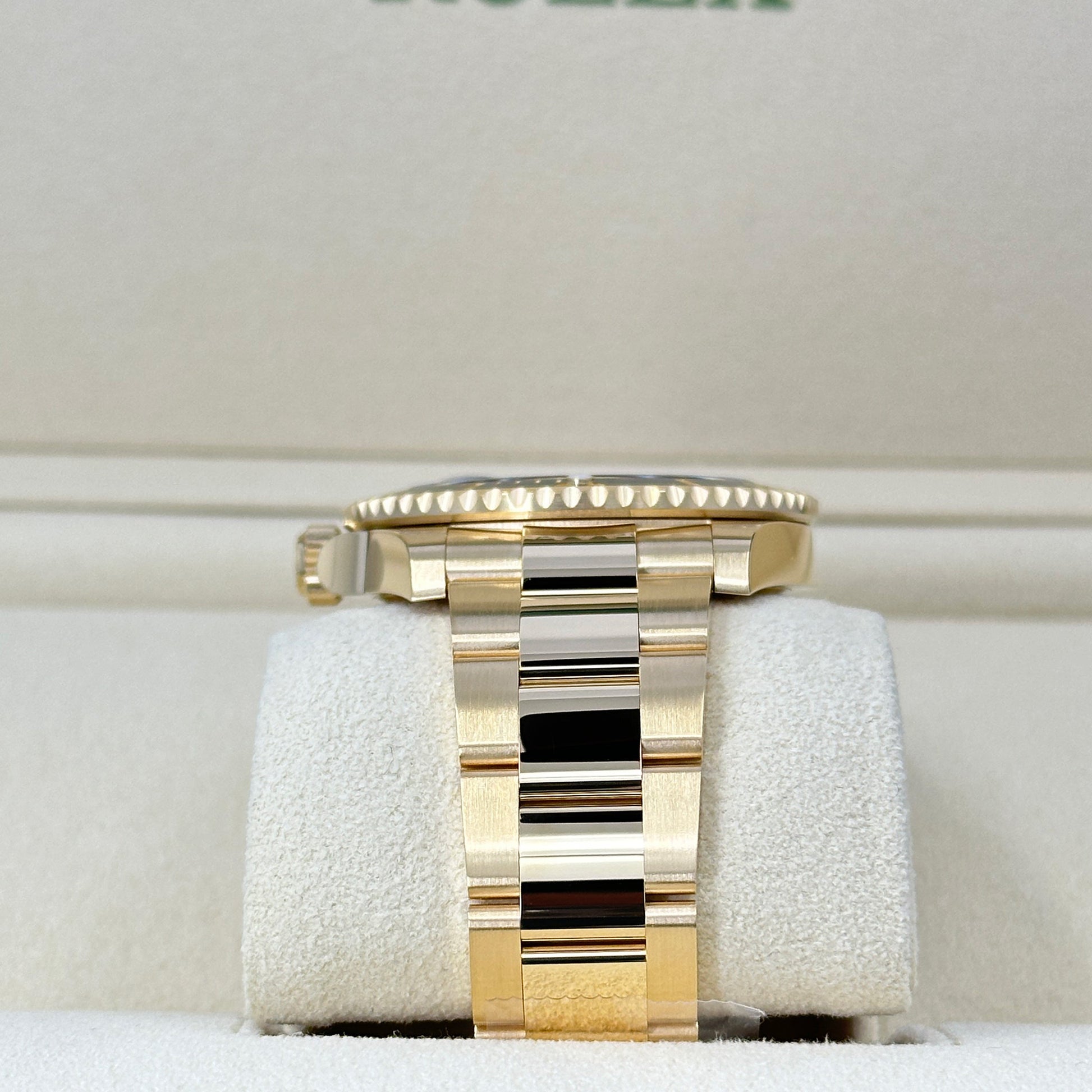 Submariner Date, 18K Yellow Gold, 41Mm, Ref# 126618Ln-0002