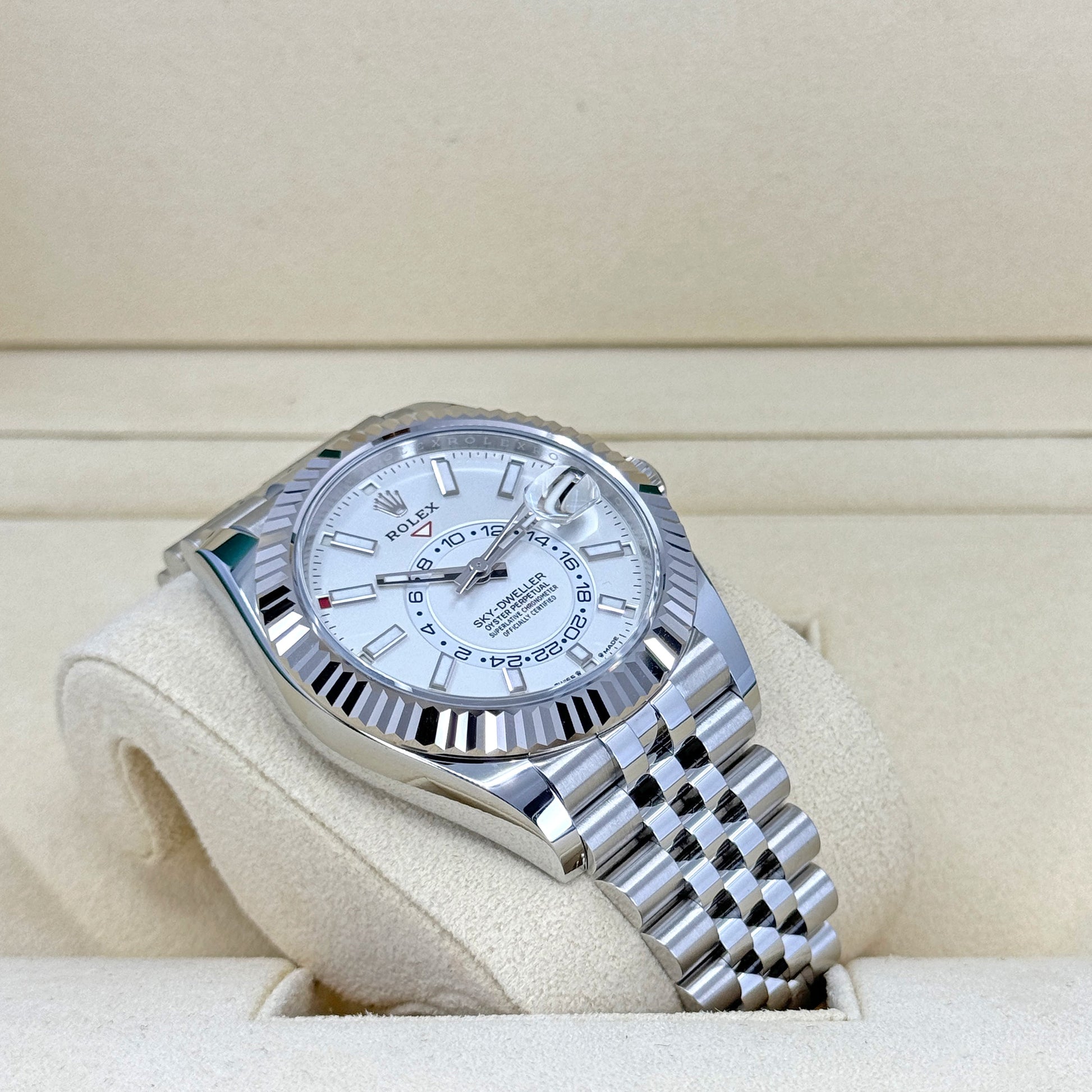 Sky-Dweller, 42Mm, Oystersteel and 18K White Gold, White, Jubilee, Ref# 336934-0004