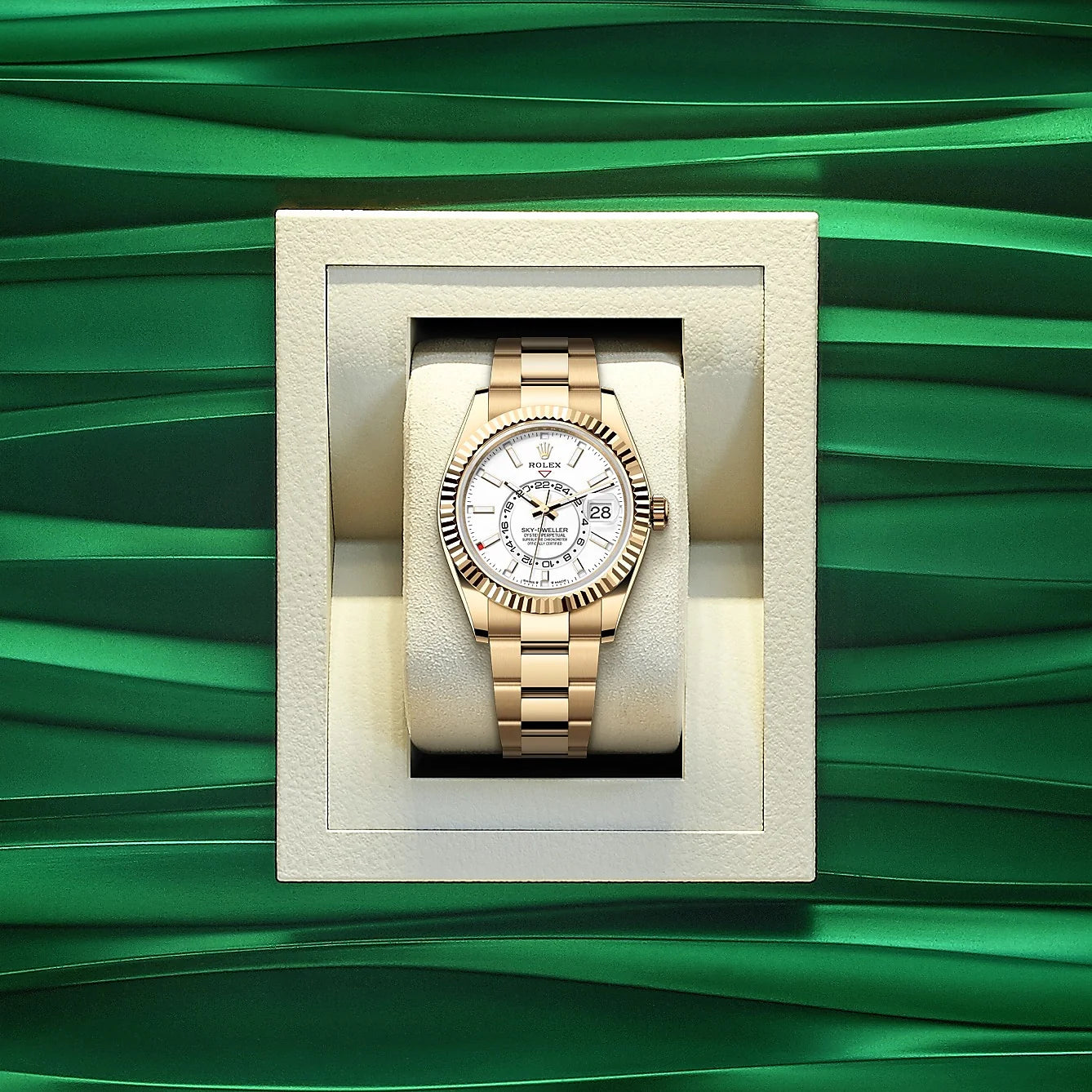 Sky-Dweller, 42Mm, 18K Yellow Gold, Ref# 336938-0003