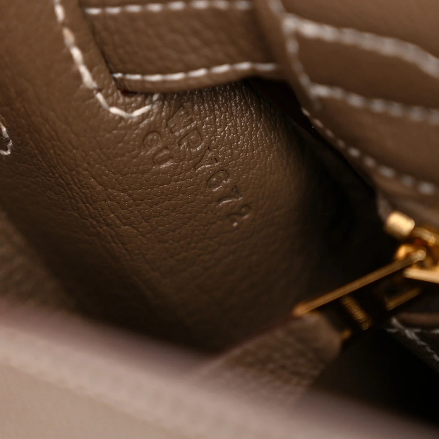 Togo Kelly Retourne 25 Etoupe