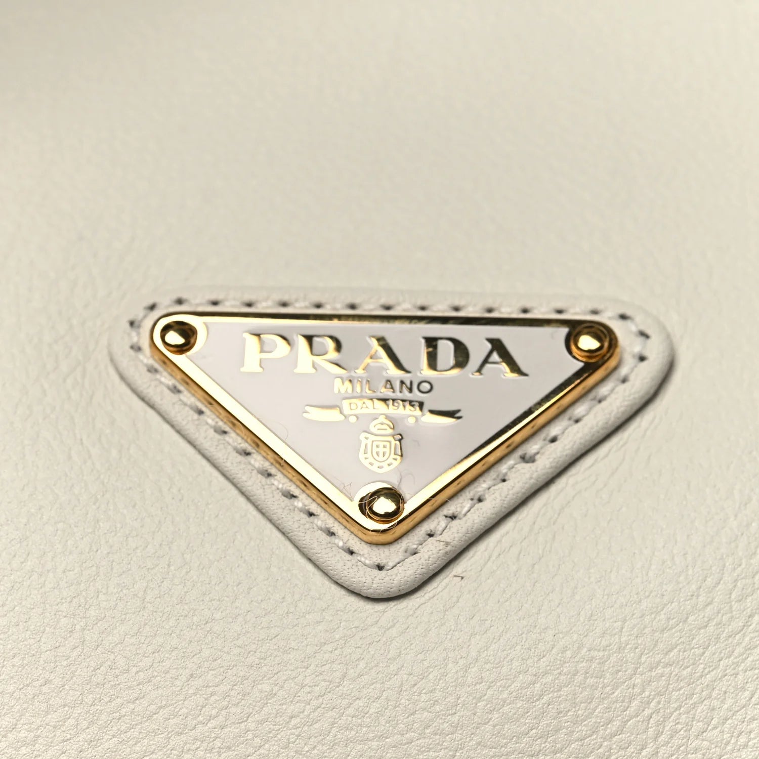 Soft Grain Medium Top Handle Bag with Padlock Bianco