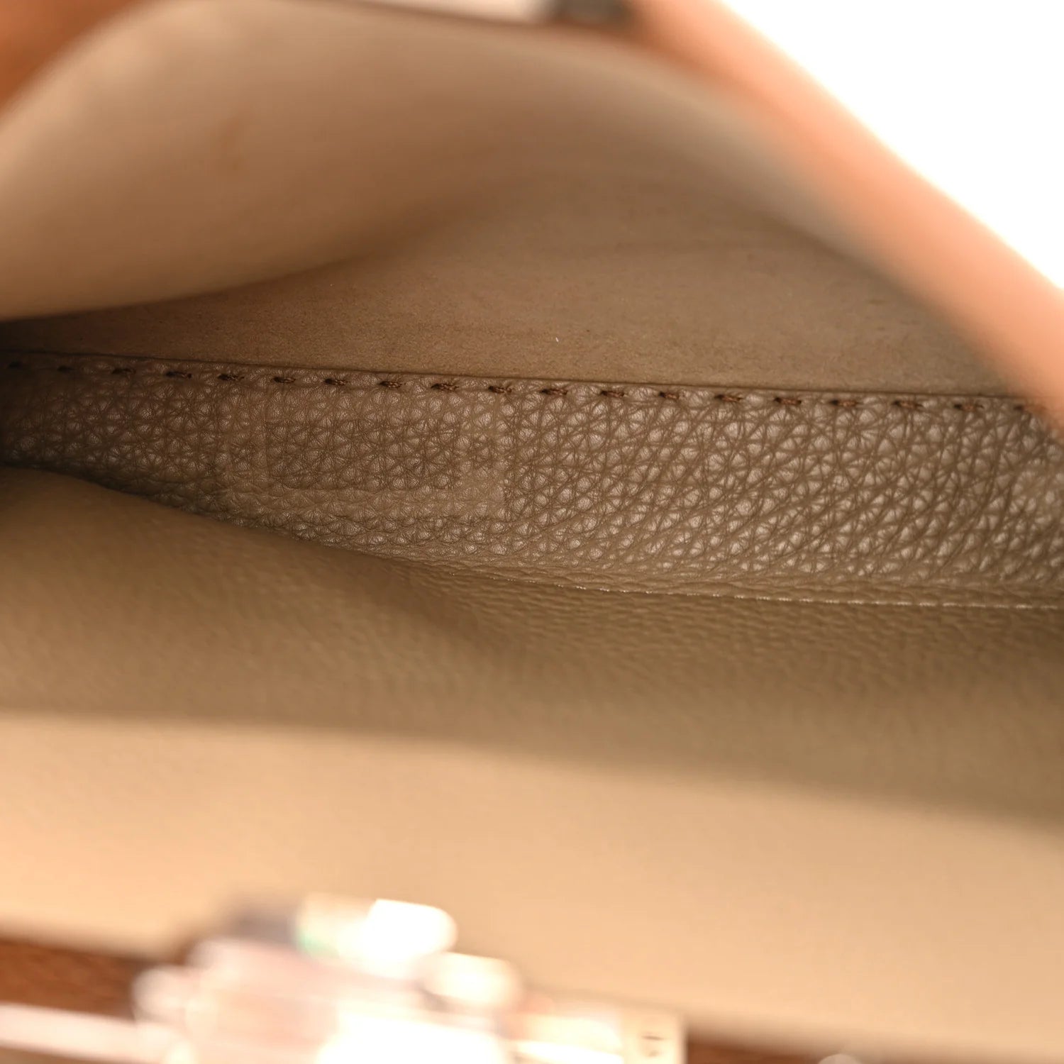 Cuoio Romano Selleria Bi-Color Medium Peekaboo Iconic Satchel Mou Deserto