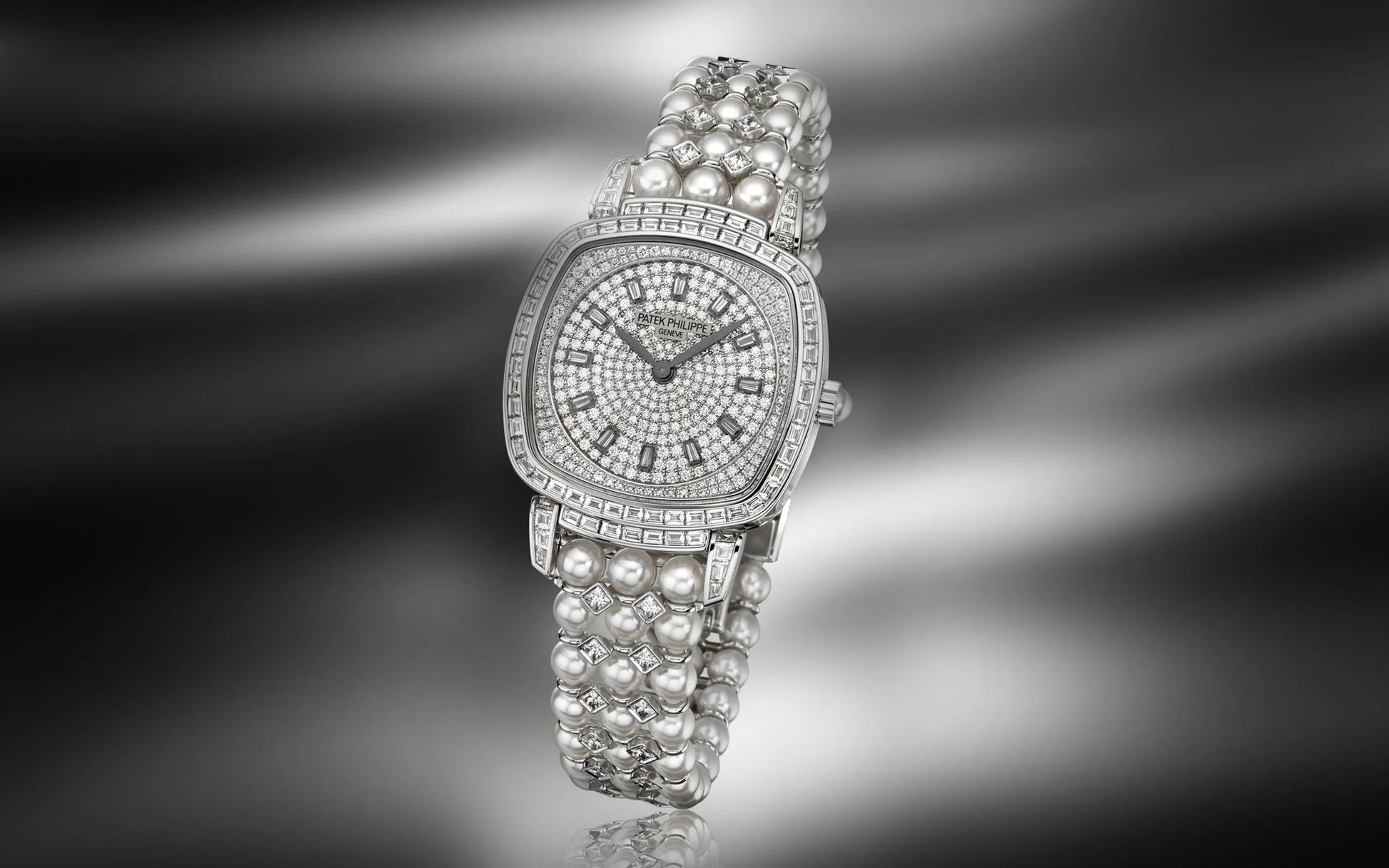 Ladies Gondolo Haute Joaillerie, 18Kt White Gold Set with Diamonds and Akoya Pearls, 31 × 34.8Mm, Ref# 7042/100G-010