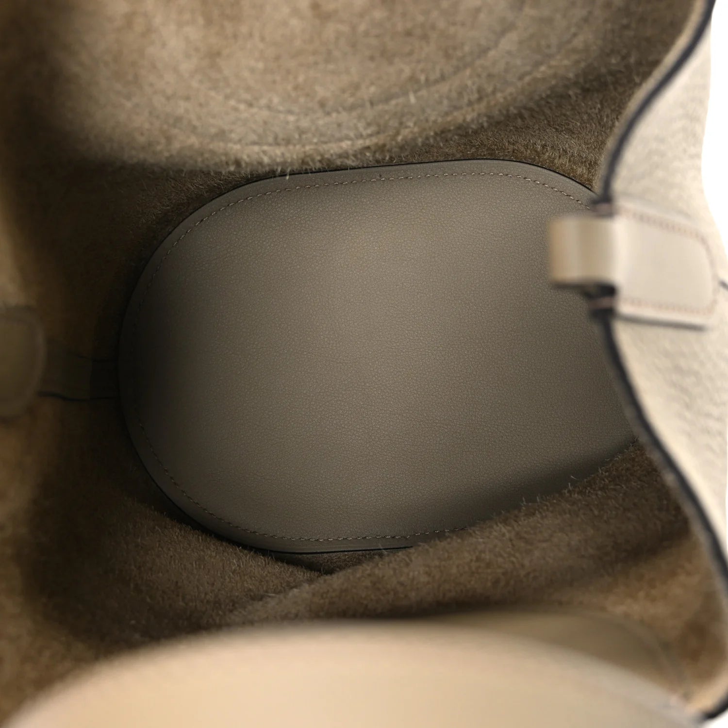 Taurillon Clemence Swift In-The-Loop 18 Bag Beige Marfa