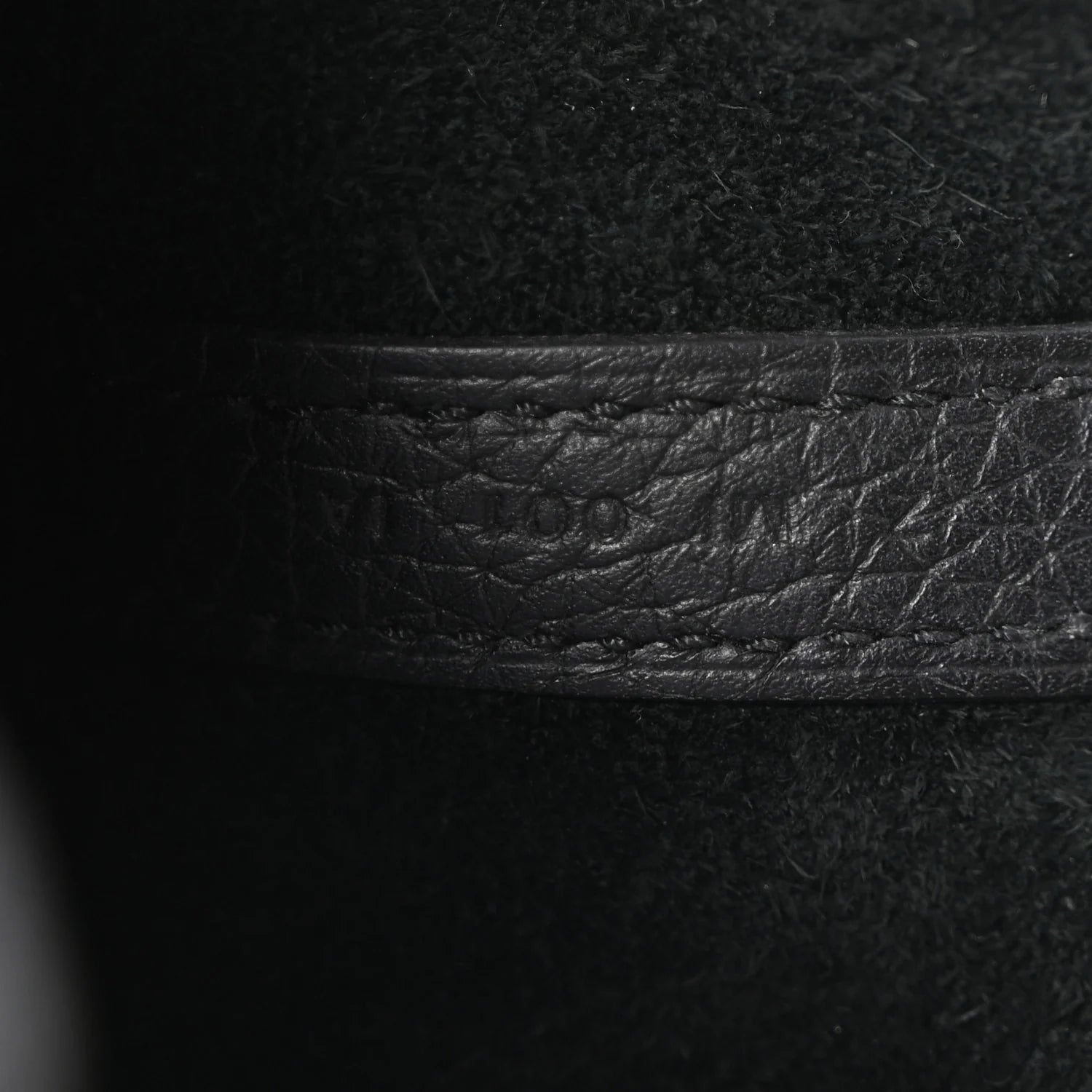 Taurillon Clemence Picotin Lock 18 PM Black