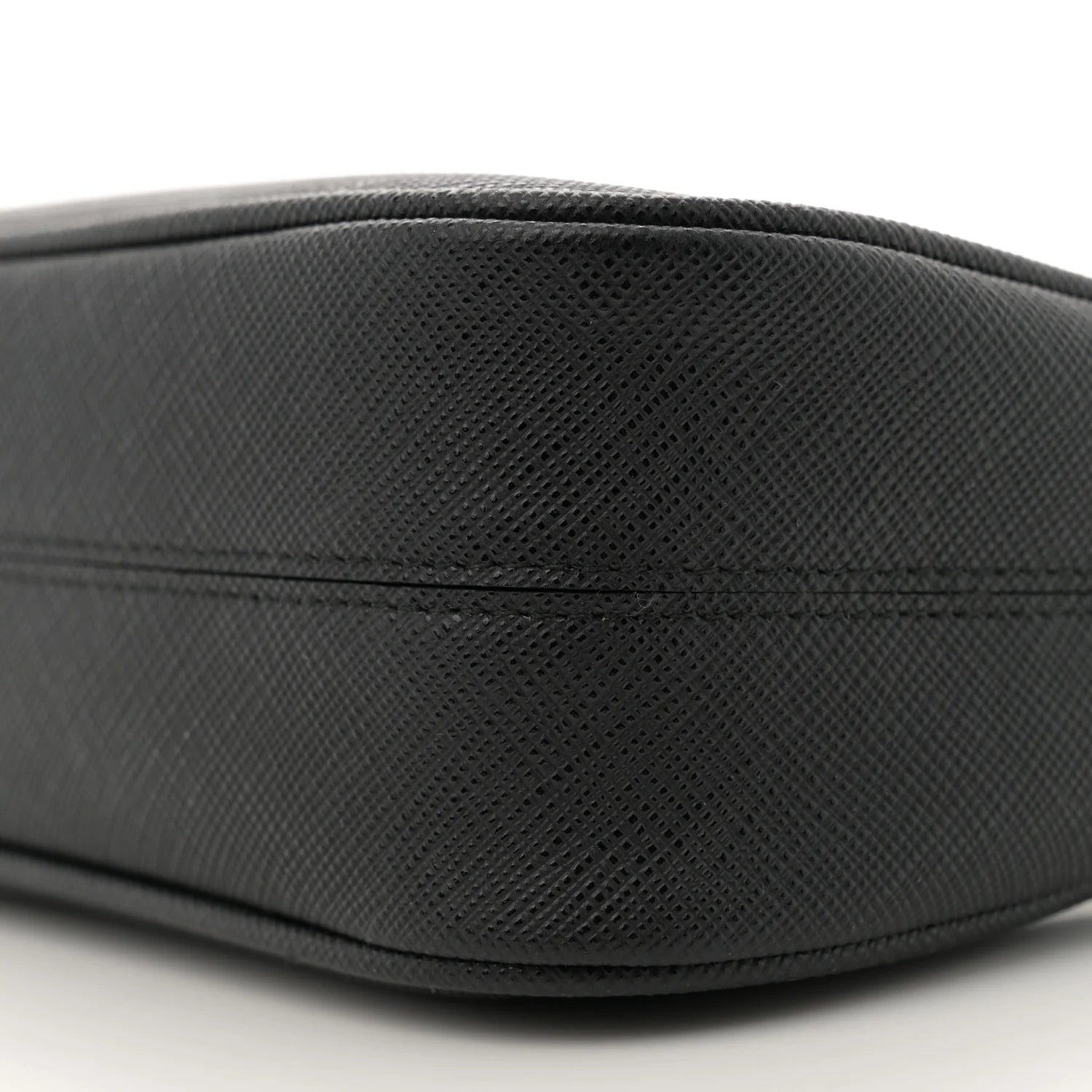 Saffiano Lux Re-Edition 2005 Shoulder Bag Black