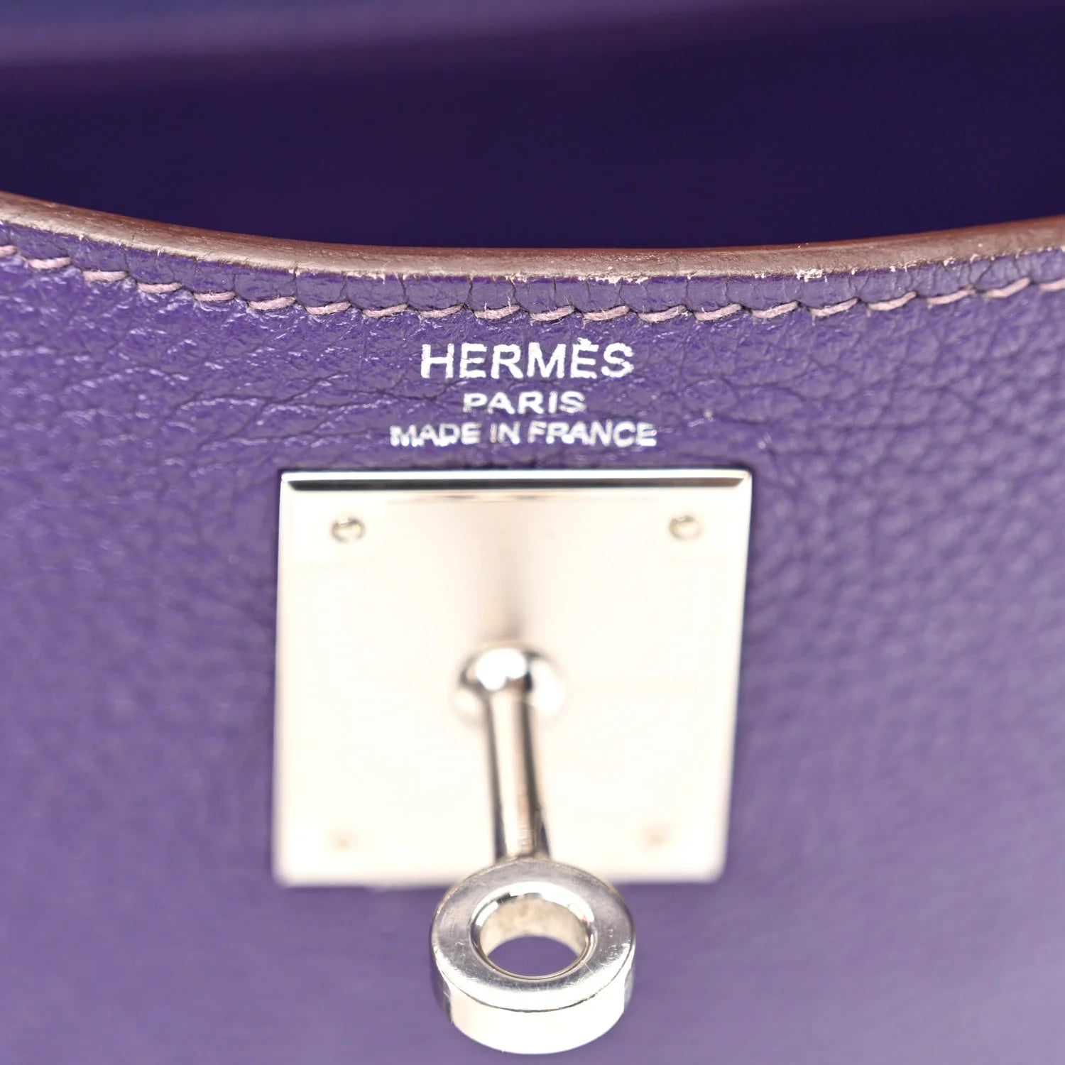 Togo Kelly Retourne 28 Iris