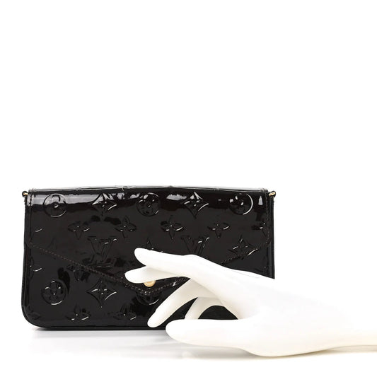 Vernis Pochette Felicie Chain Wallet Amarante