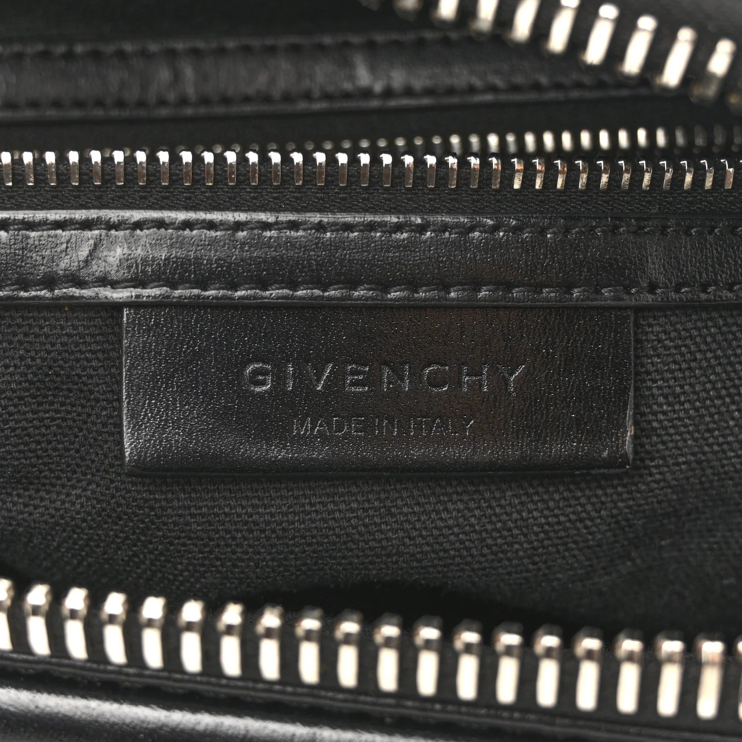 Shiny Lord Calfskin Small Antigona Black