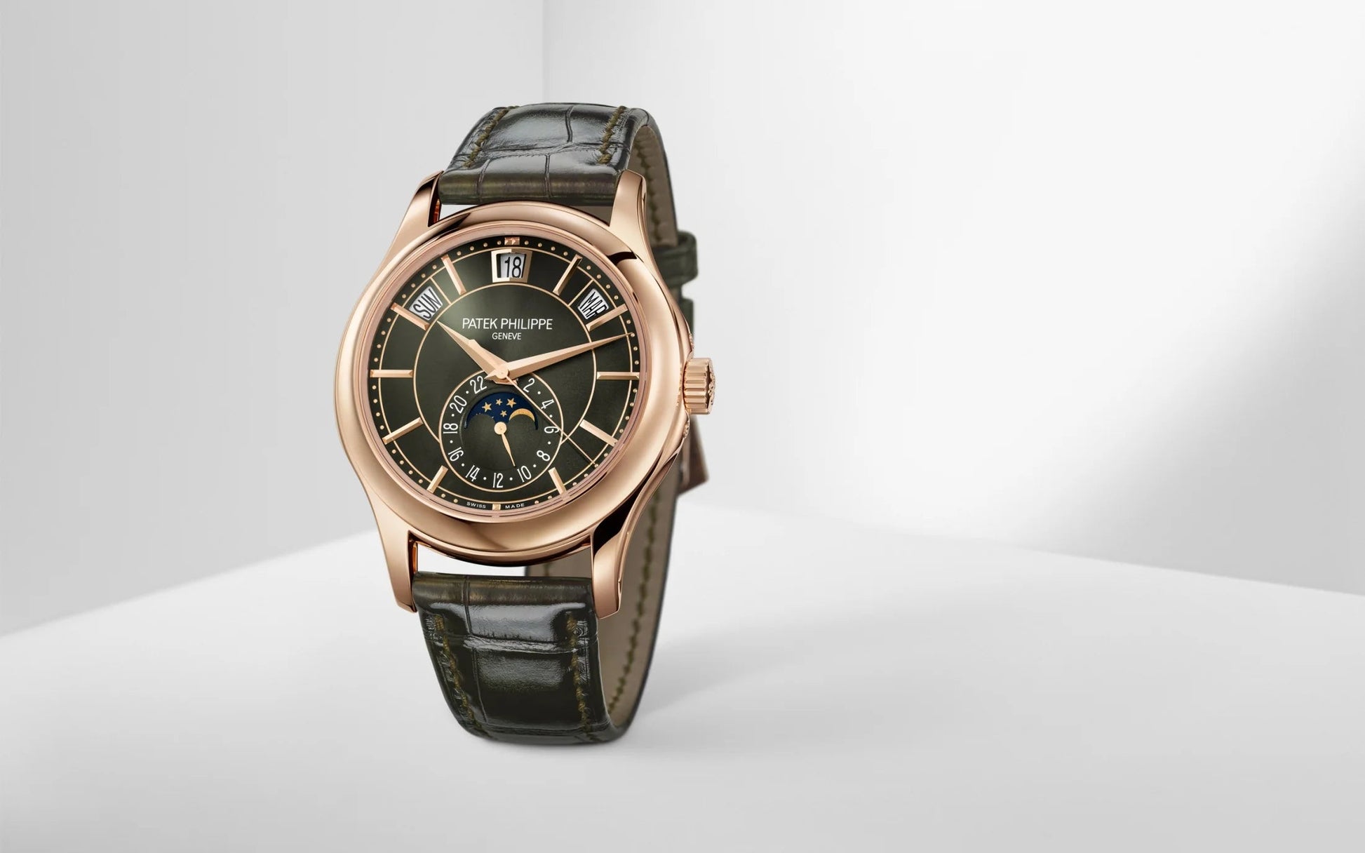 Complication, 18K Rose Gold, 40Mm, Annual Calendar Ref# 5205R-011