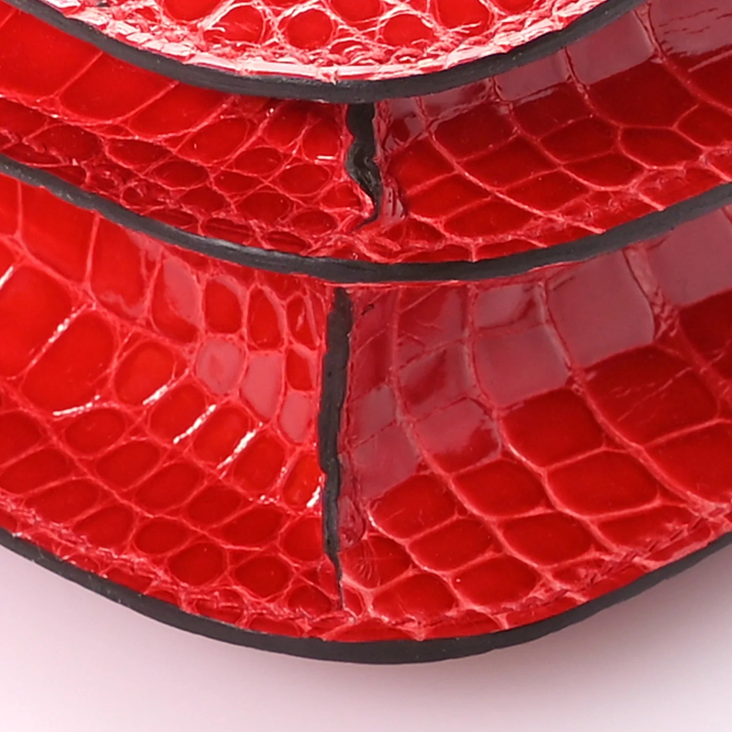 Shiny Alligator Constance 18 Rouge De Coeur