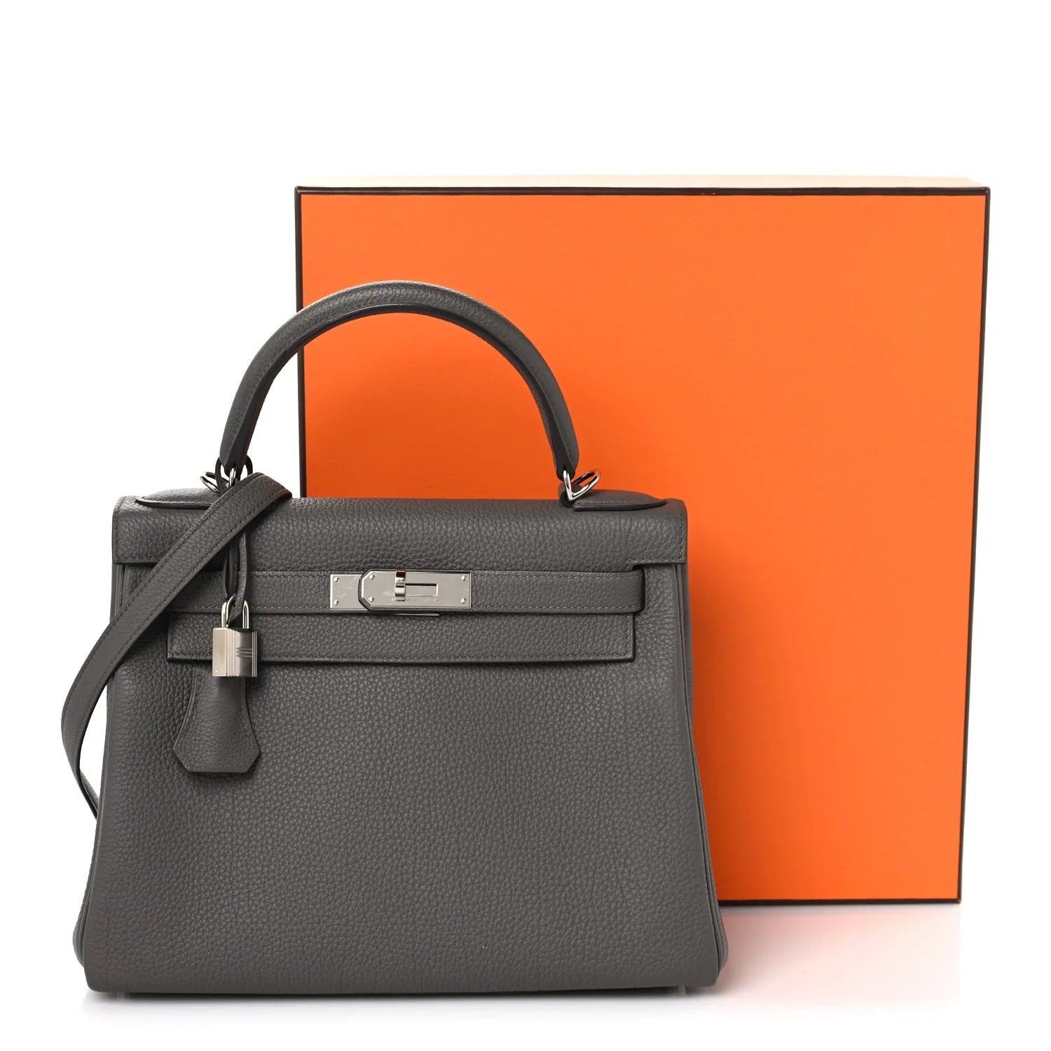 Togo Kelly Retourne 28 Etain