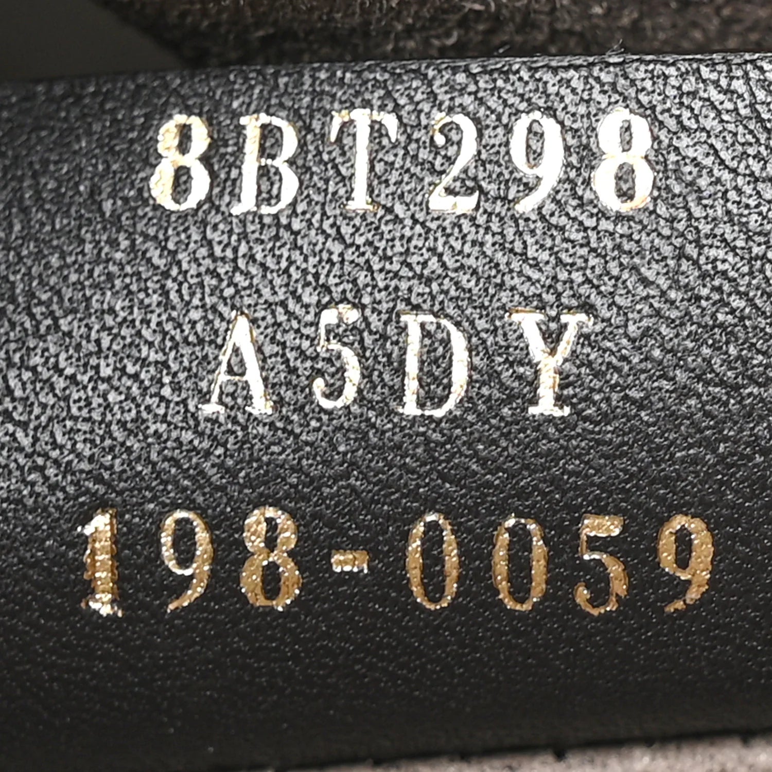 Vitello Grace Matte F Is  Grande Mon Tresor Bucket Bag Fragola