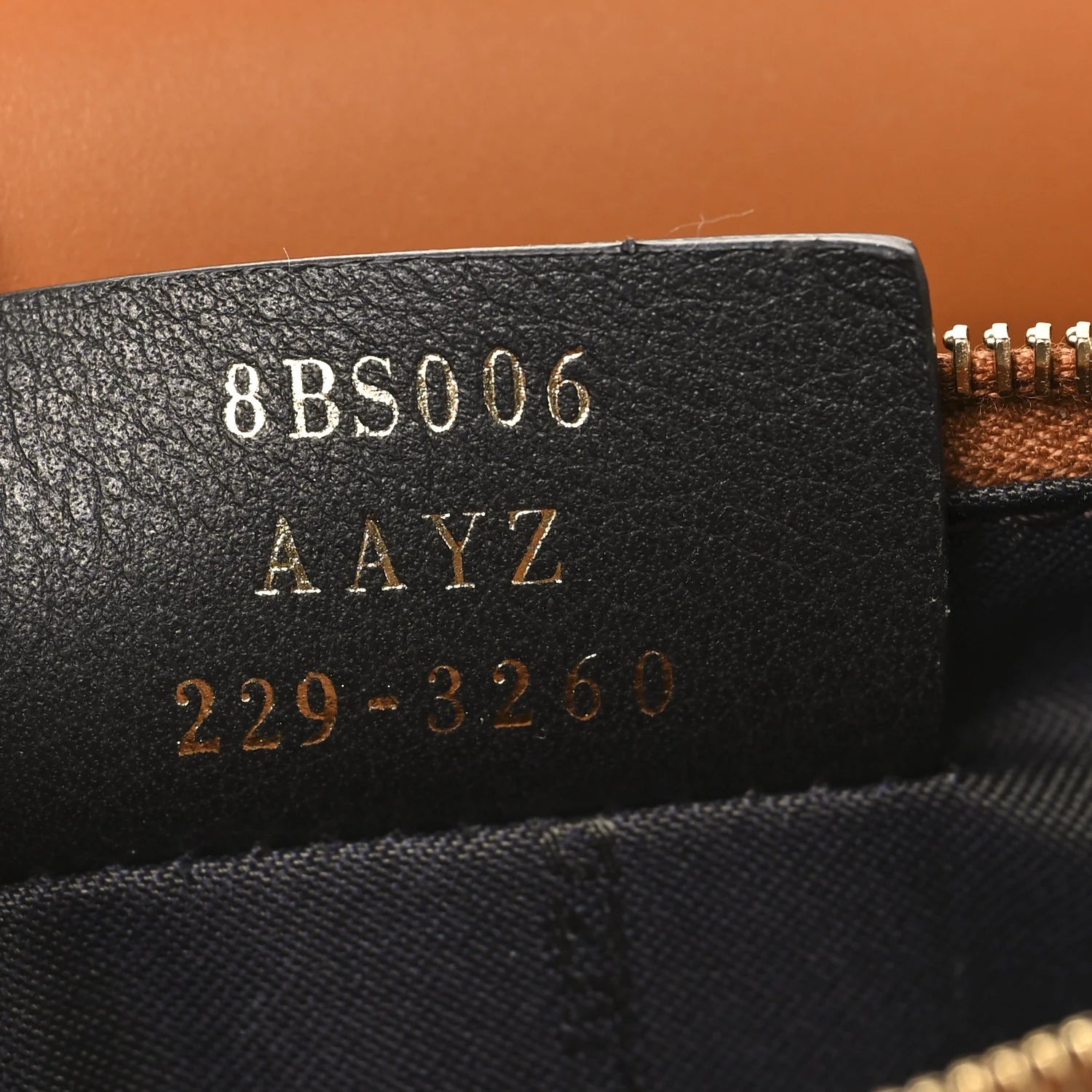 Vitello King Tamponato Logo Embossed Medium Wallet on Chain Cuoio