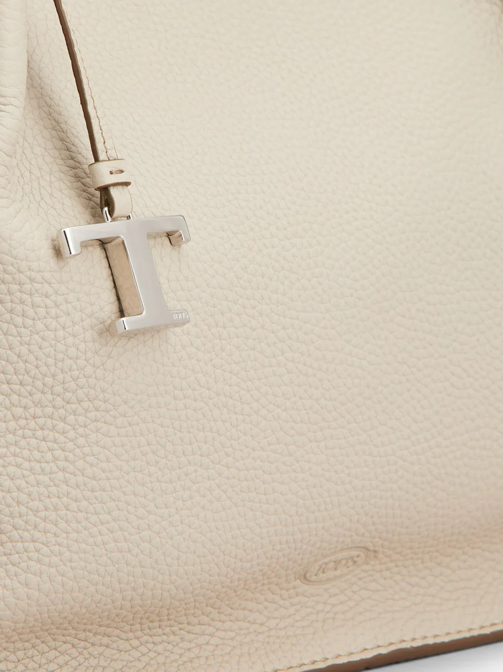 LEATHER MEDIUM BUCKET BAG