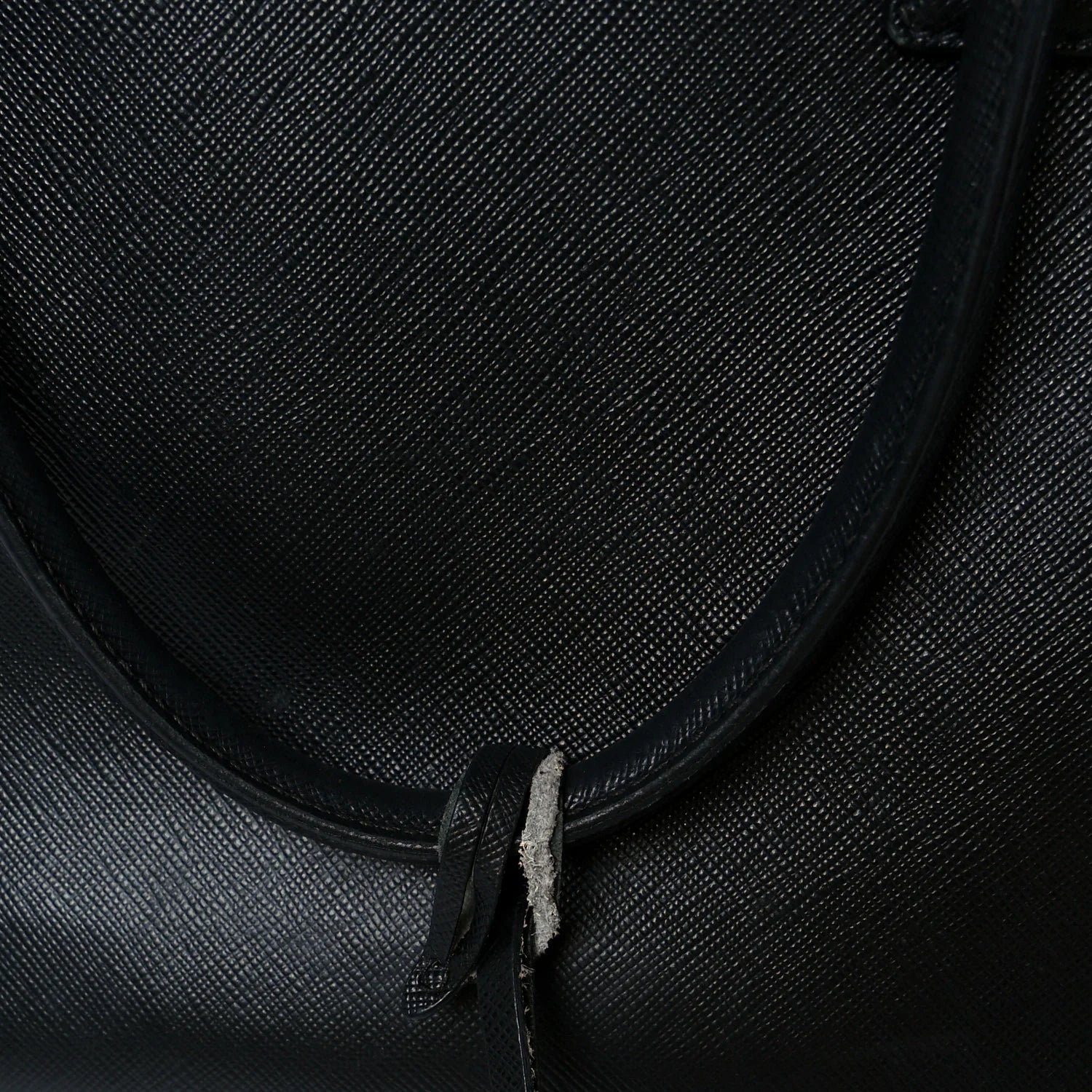 Saffiano Medium Galleria Double Zip Tote Black