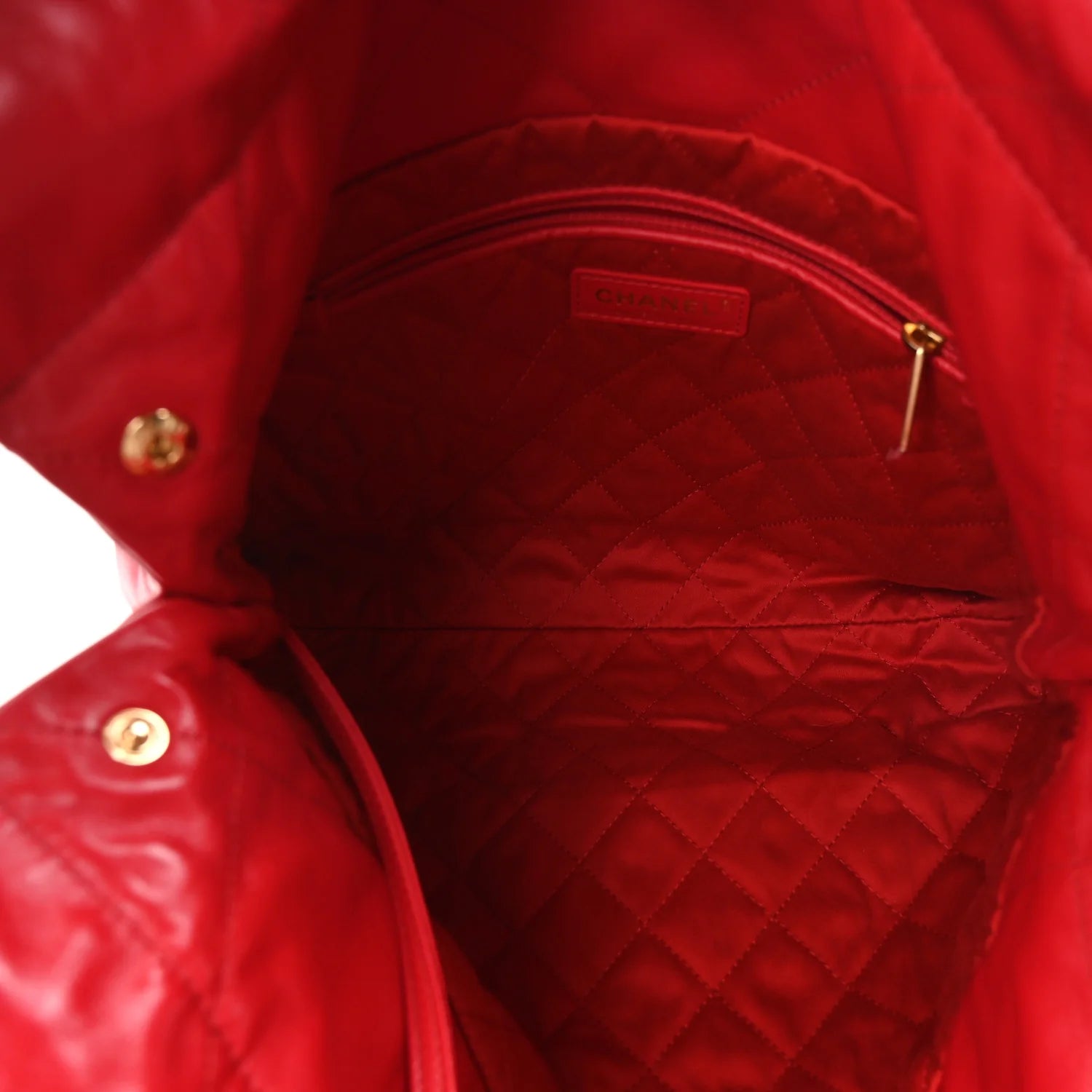 Shiny Calfskin Quilted Small  22 Red